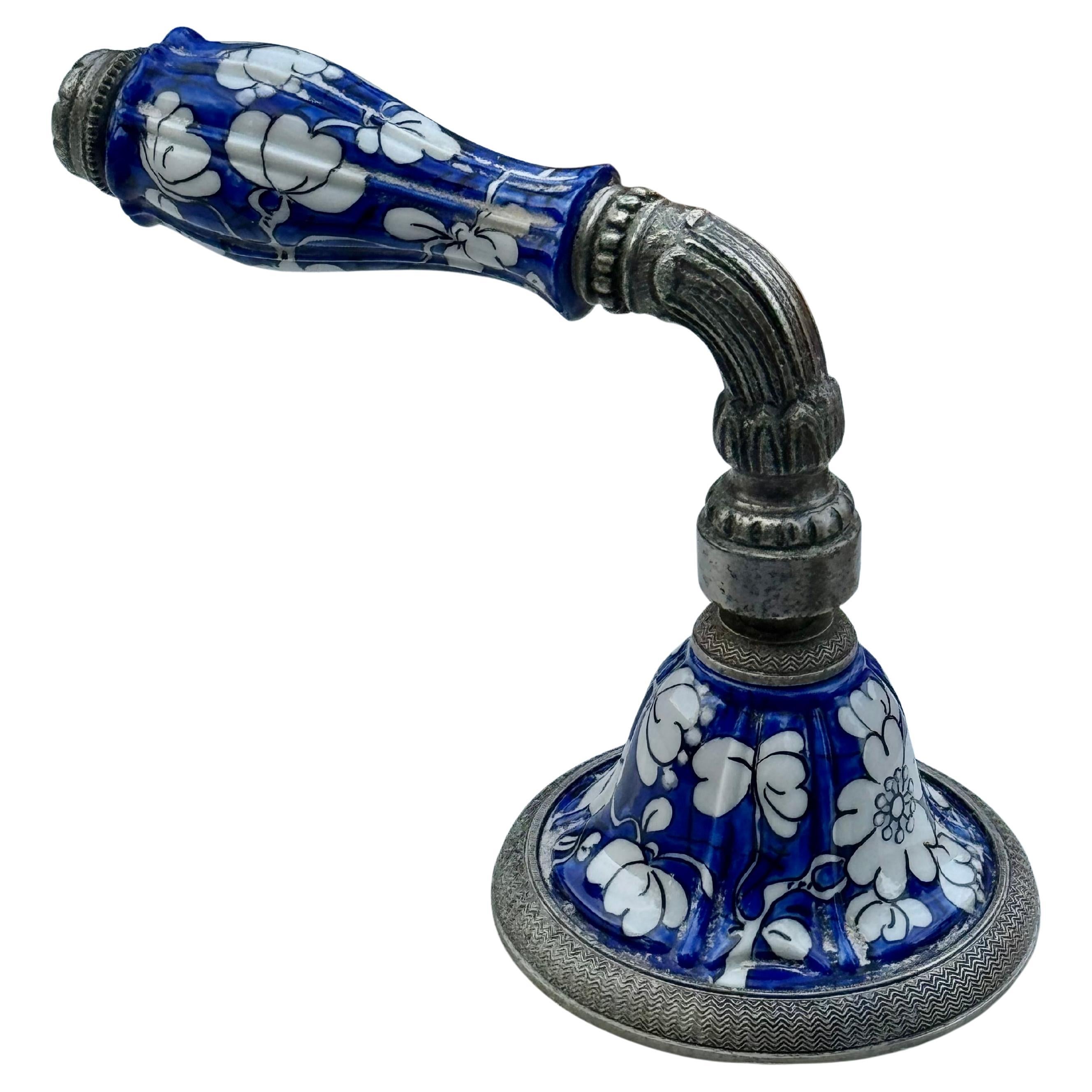 Sherle Wagner Chinoiserie Ming Flor azul Lavabo y grifo caño Italia finales del siglo XX en venta