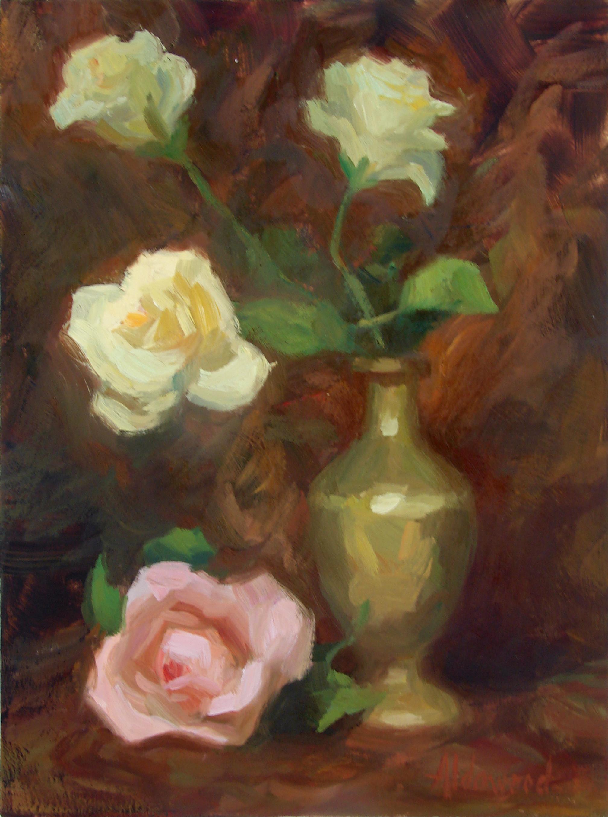 Roses in Messingvase, Ölgemälde – Art von Sherri Aldawood