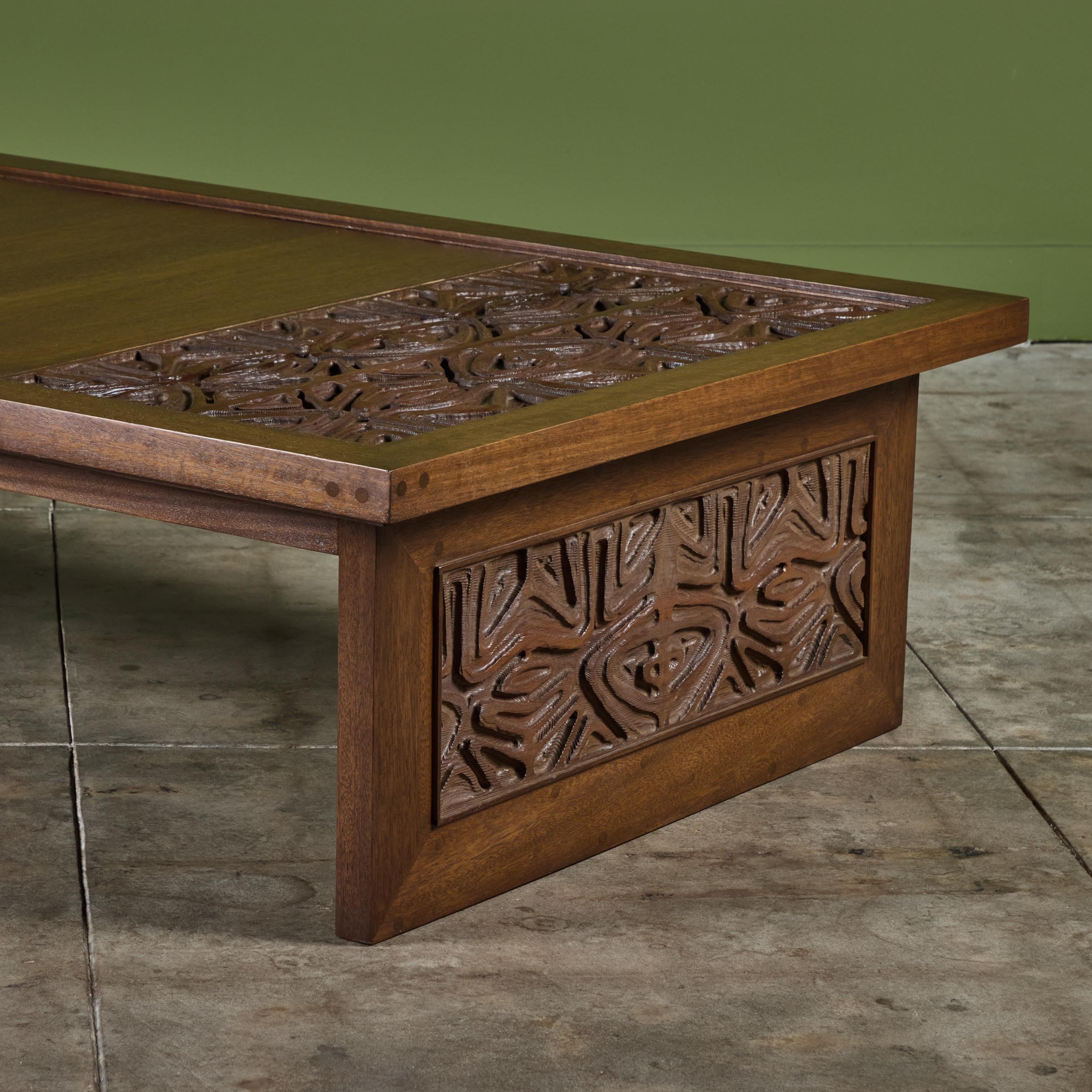 Table basse en acajou Sherrill Broudy pour Forms and Surfaces en vente 1