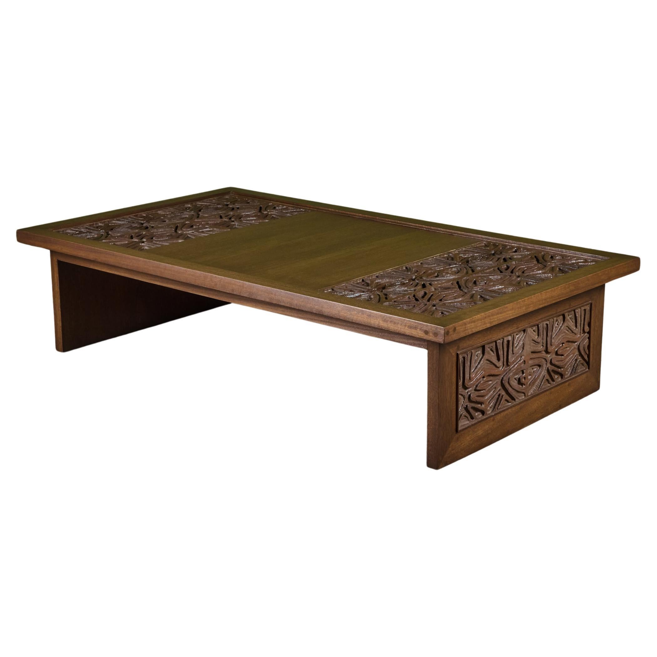 Table basse en acajou Sherrill Broudy pour Forms and Surfaces en vente