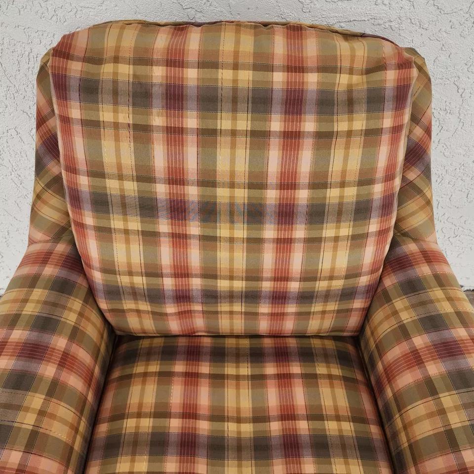 Sherrill English Country Club Chair & Ottoman For Sale 4