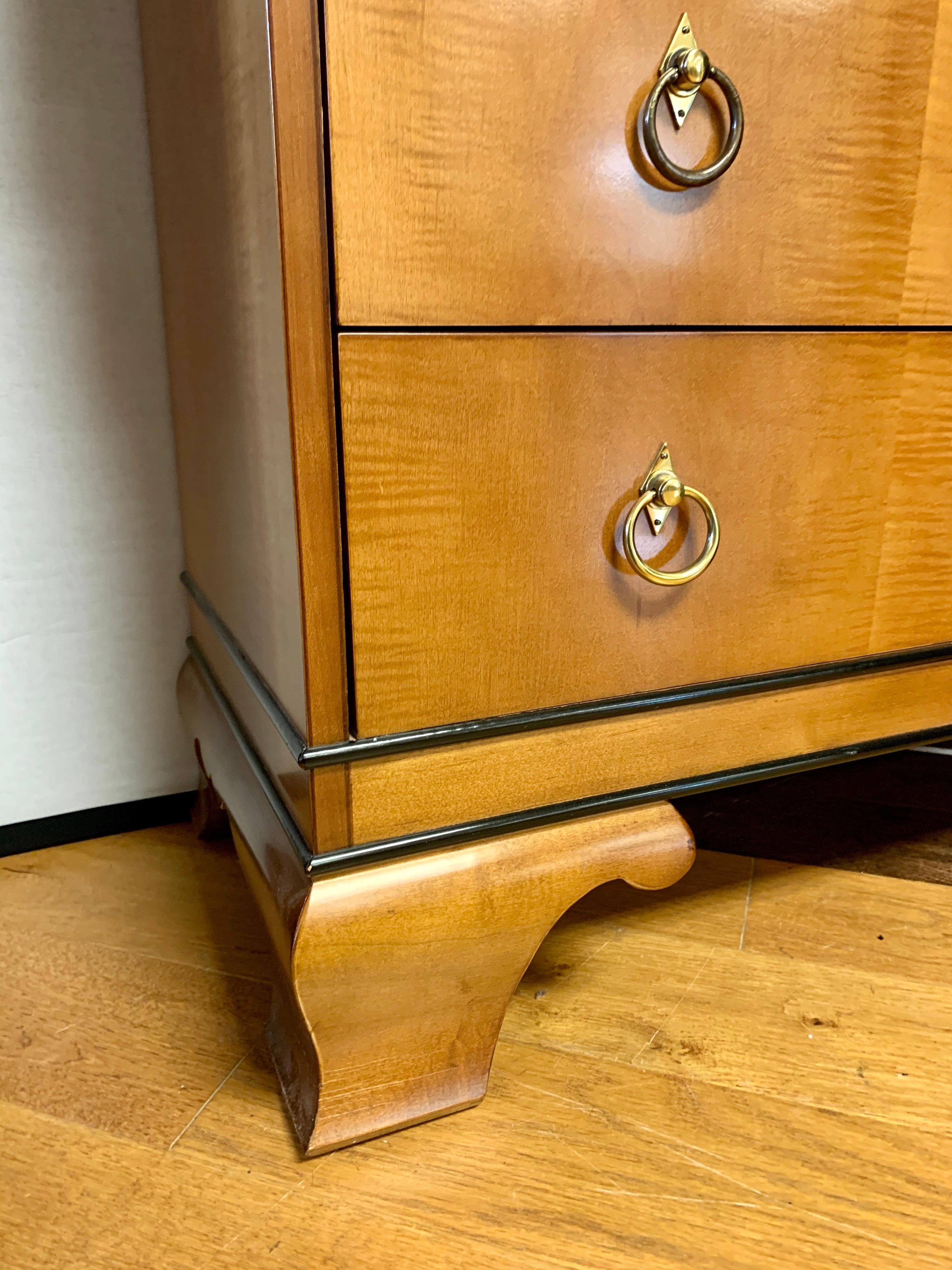 Neoclassical Style Marble-Top Dresser Chest of Drawers by Sherrill In Good Condition In West Hartford, CT