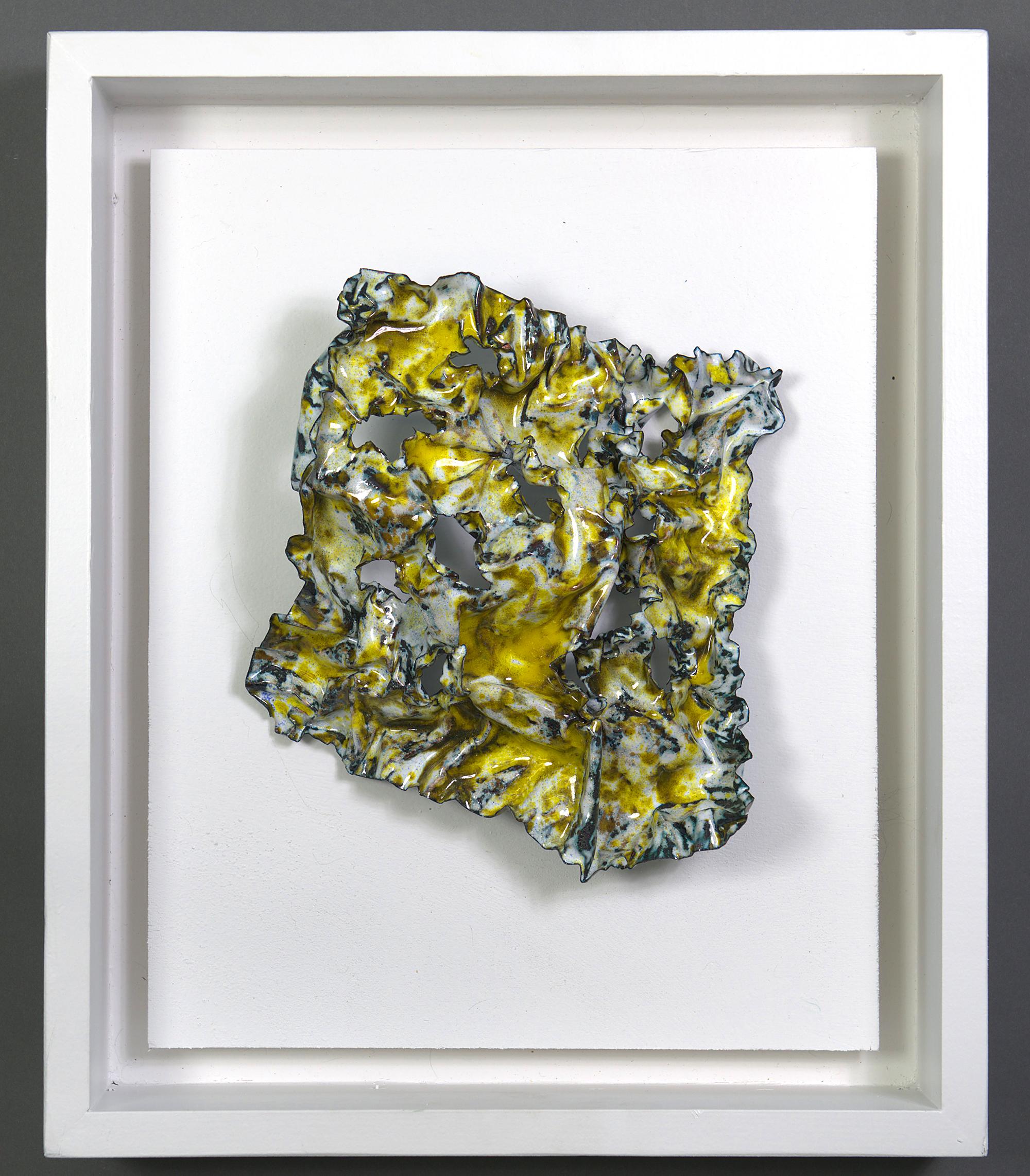 Abstract Sculpture Sherry Been - Sculpture murale abstraite amarillo, 2023