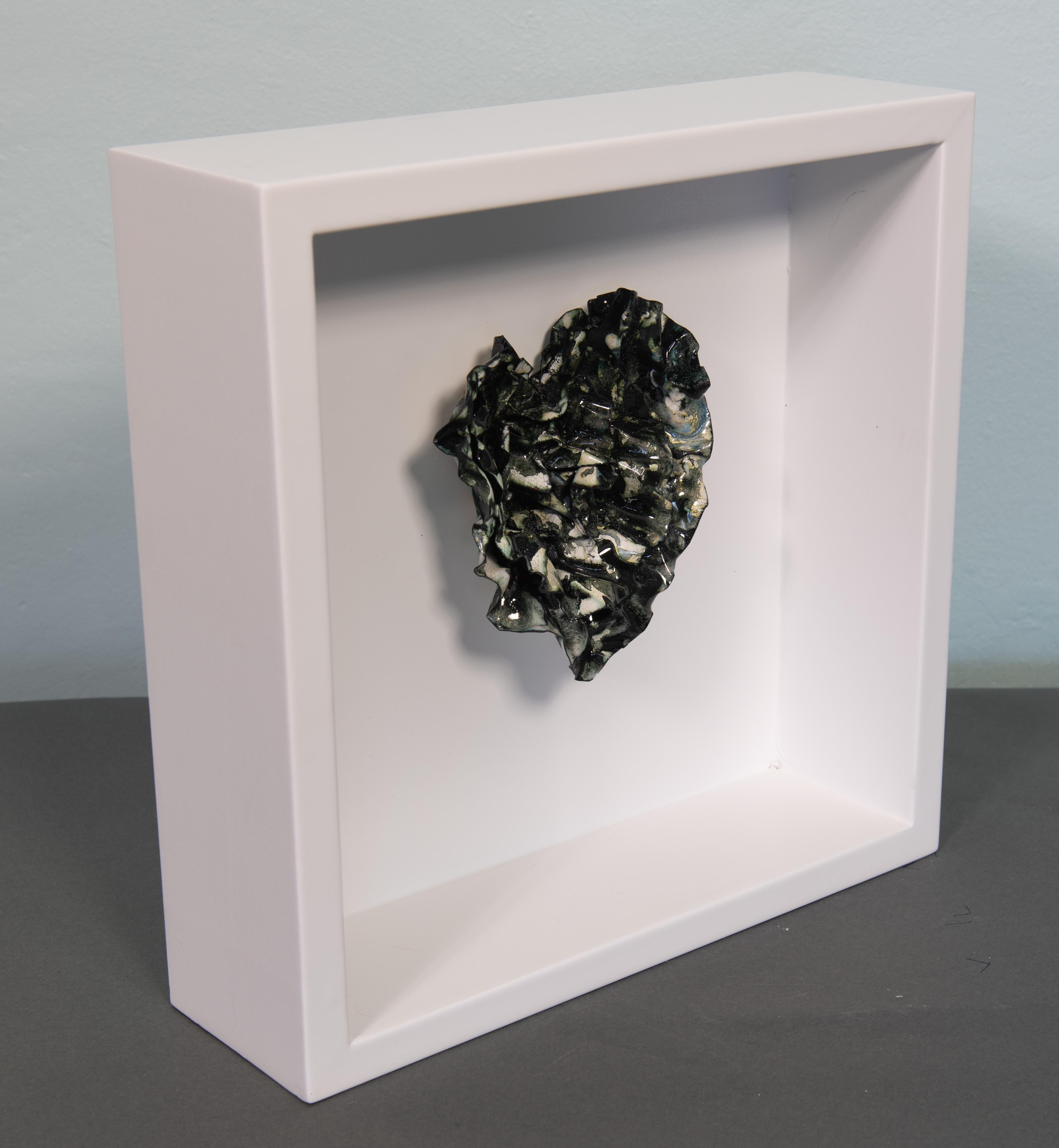 „Schwarzer Wandteppich“ Herz-Abstrakte Wandkunst-Skulptur, 2024 im Angebot 1