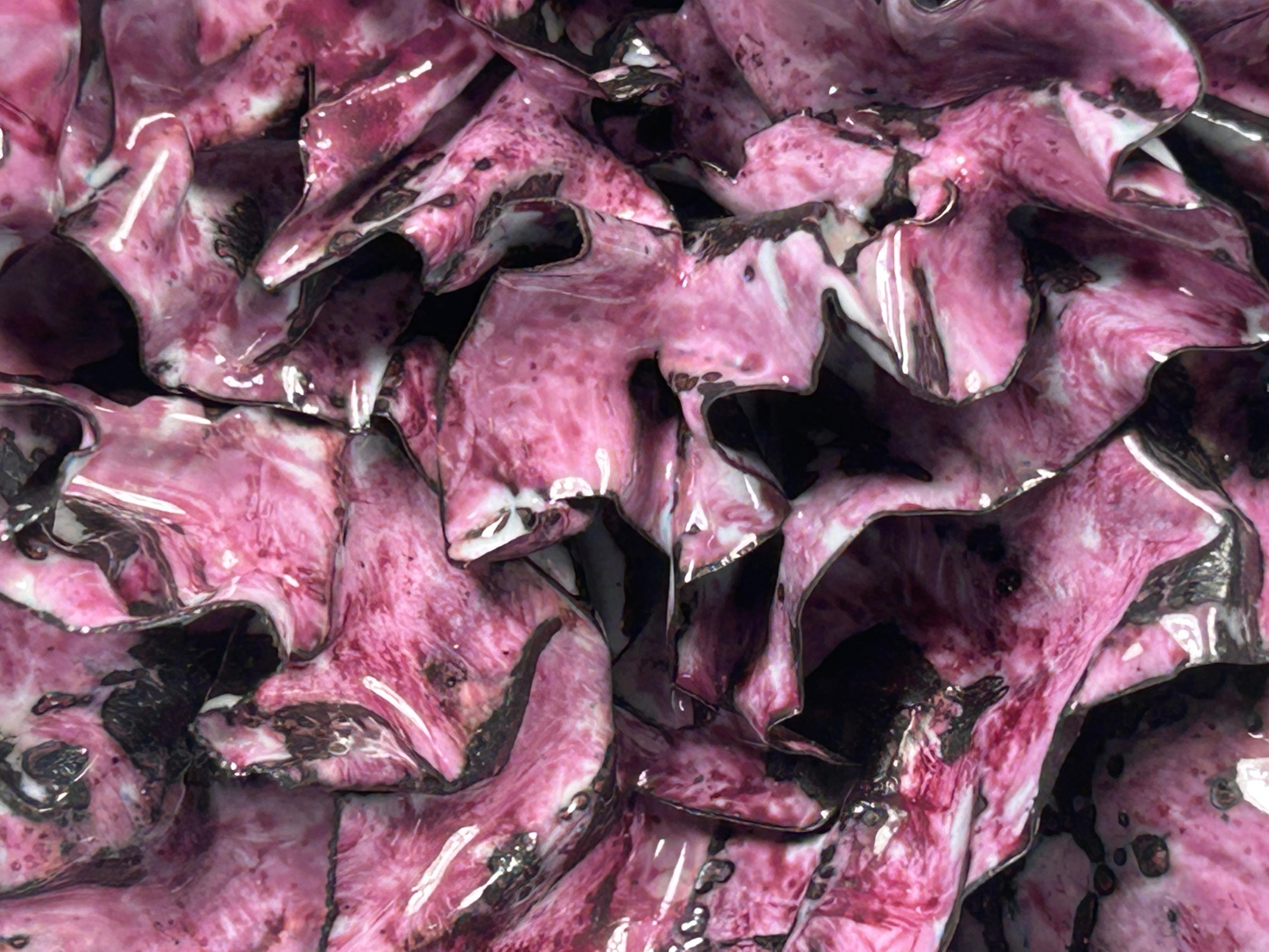 Abstrakte Wandskulptur „Definitively Pink Heart“, 2024 im Angebot 3