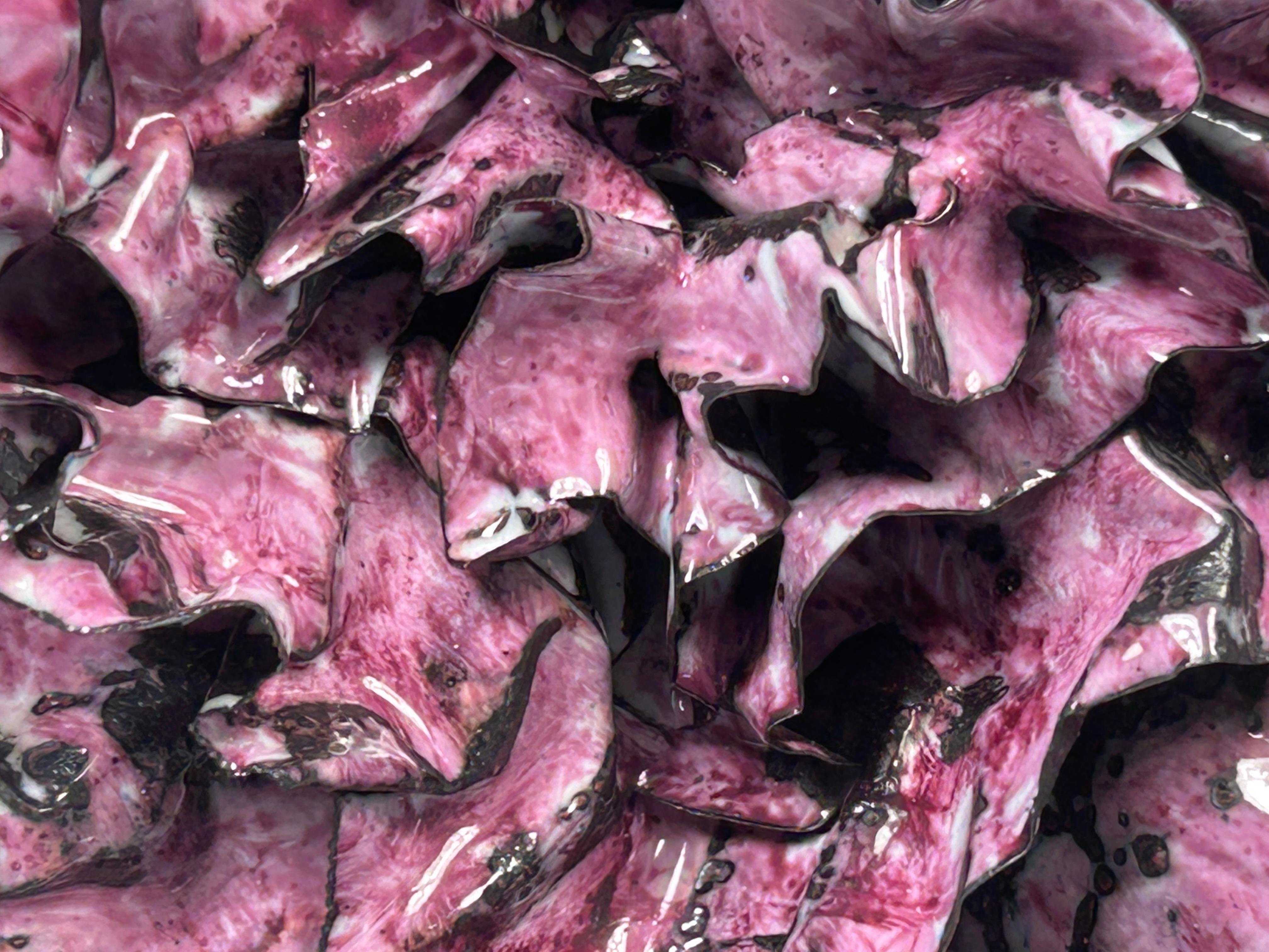Sculpture murale abstraite « définitivement rose cœur », 2024 en vente 4