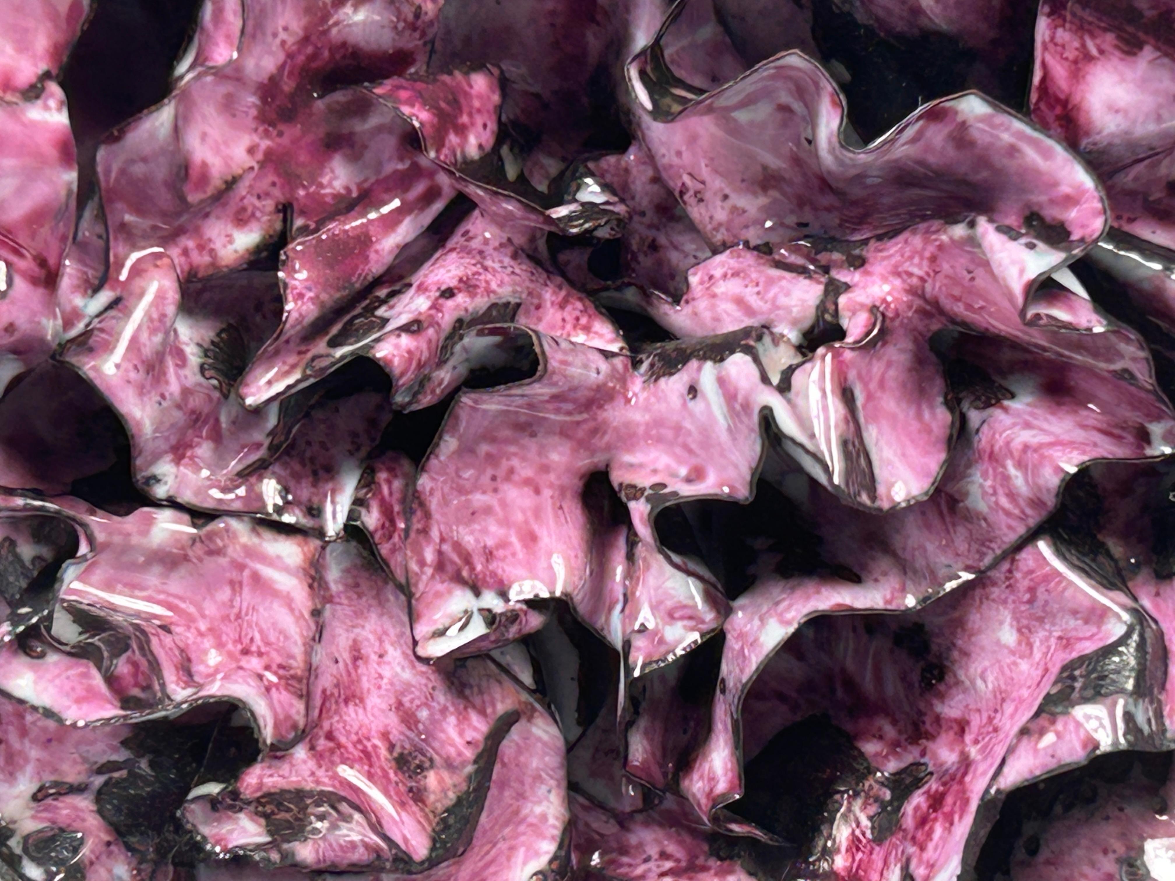 Sculpture murale abstraite « définitivement rose cœur », 2024 en vente 5