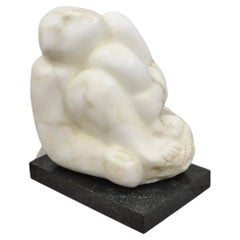 A.I.C. Benjamin Scultura astratta di nudo in marmo su base di marmo