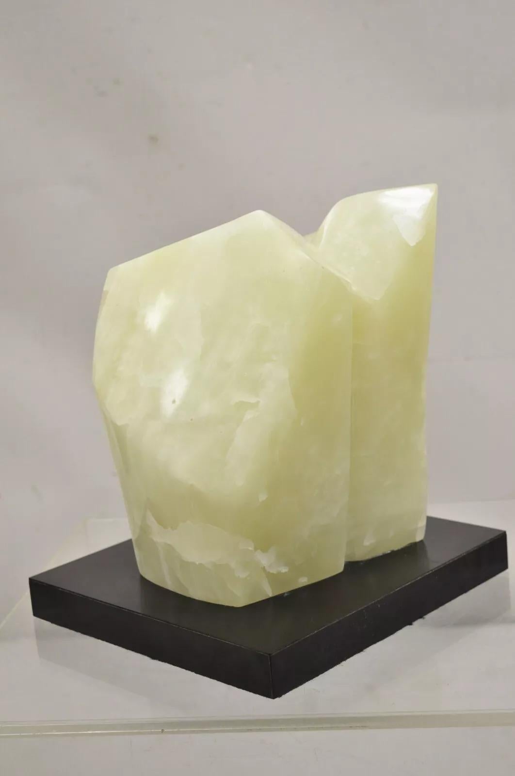 A.I.C. Benjamin Scultura moderna astratta in onice scolpito e lucidato C. Stone in vendita 4