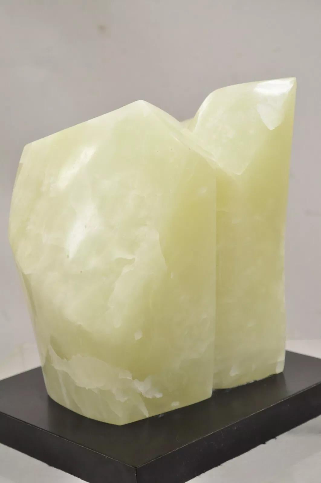 A.I.C. Benjamin Scultura moderna astratta in onice scolpito e lucidato C. Stone in vendita 2