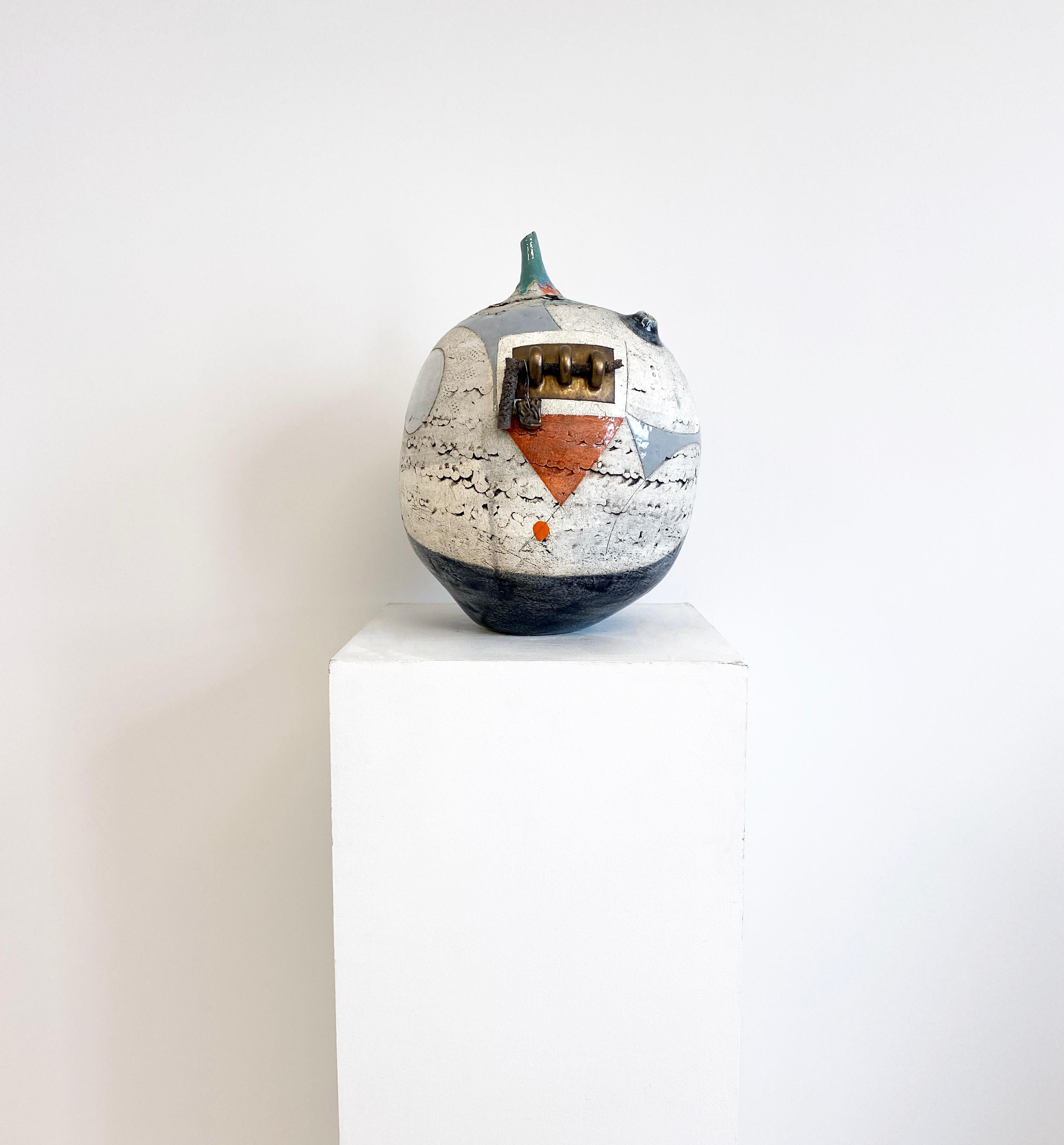 Escultura abstracta de cerámica contemporánea de Sheryl Zacharia 