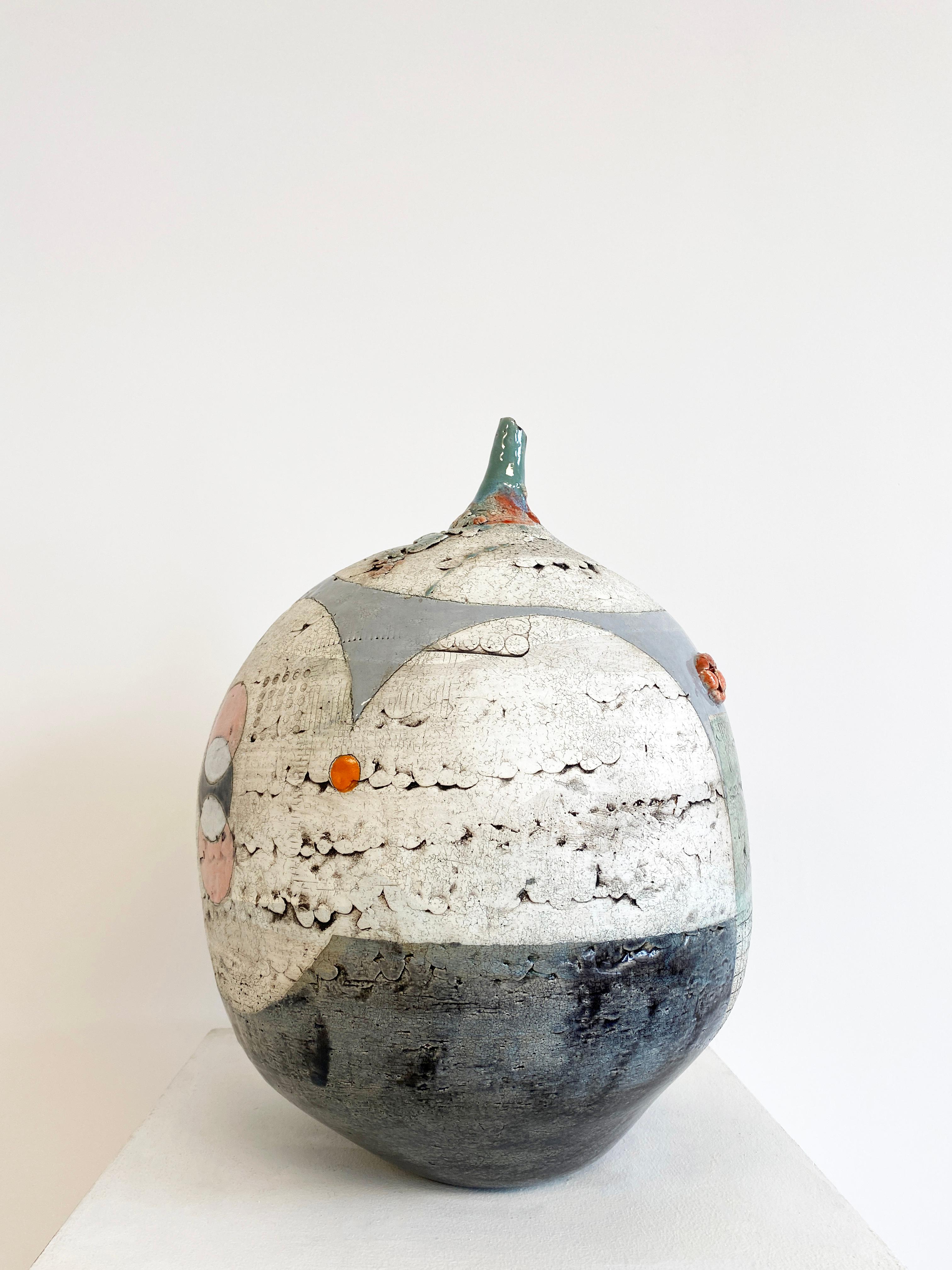 Escultura abstracta de cerámica contemporánea de Sheryl Zacharia 