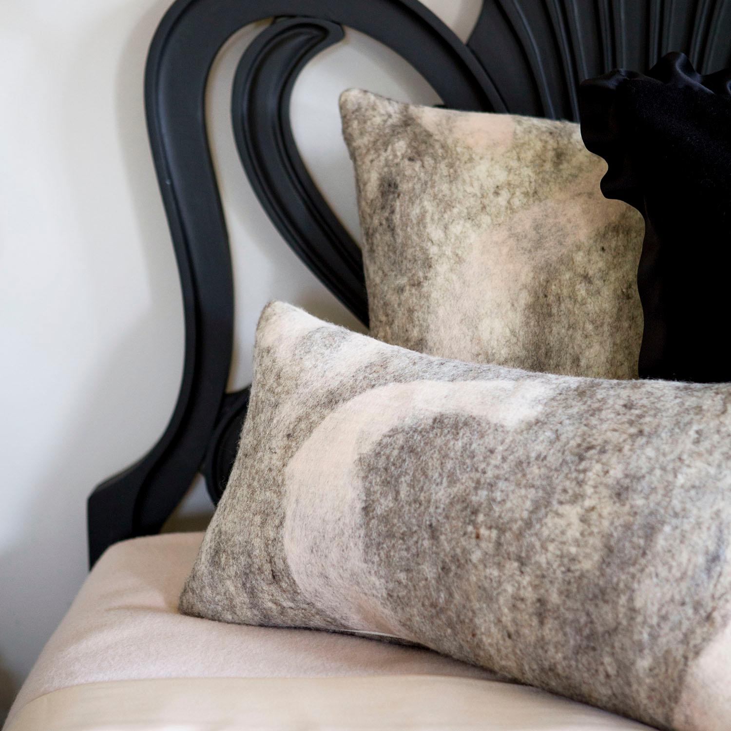 Americano Cuscino Rose in lana Shetland, medio - Collezione Heritage Sheep in vendita