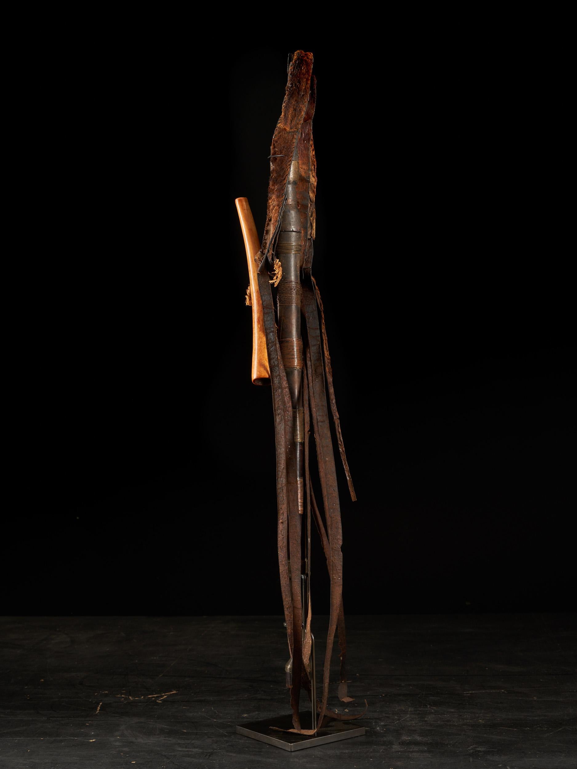 Hand-Crafted Shi People, DRC, Ceremonial Sword For Sale