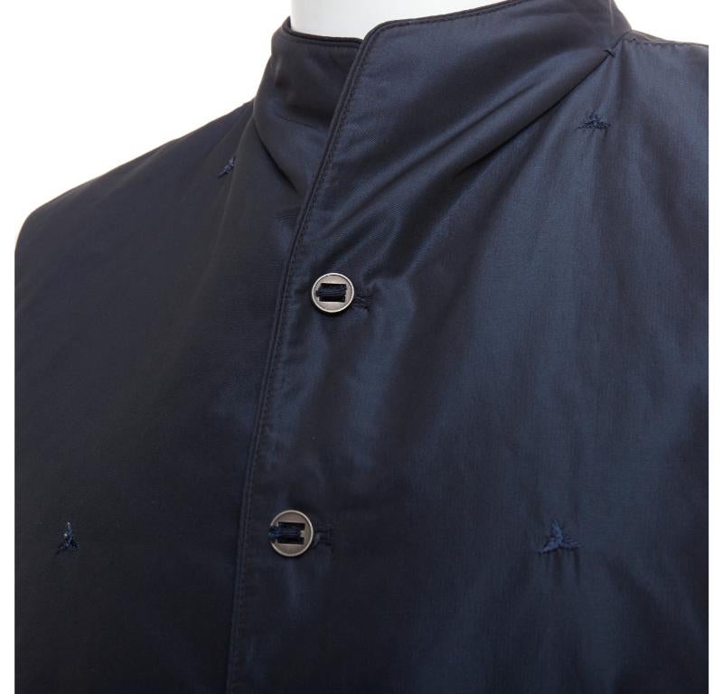 SHIATZY CHEN marineblaue bestickte, bestickte Seidenweste mit Knopfleiste IT46 S
Referenz: PRWU/A00051
Marke: Shiatzy Chen
MATERIAL: Polyester
Farbe: Marineblau
Muster: Solide
Verschluss: Knopf
Innenfutter: Weiße Baumwolle
Zusätzliche Details: