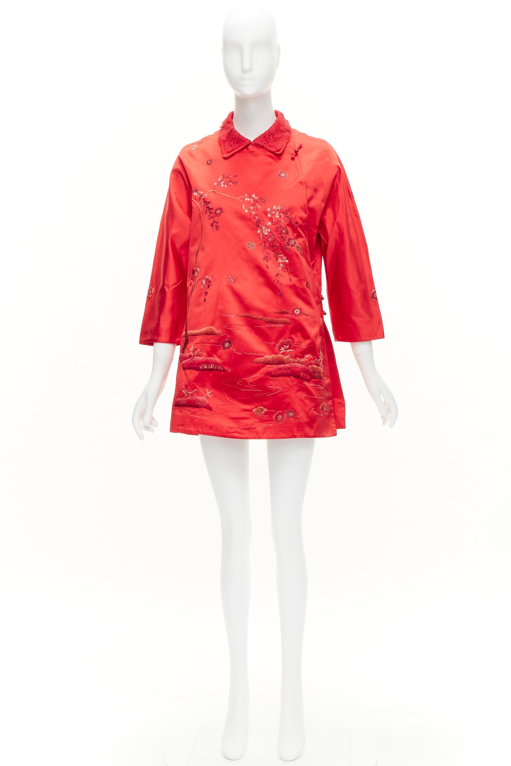 SHIATZY CHEN top qipao in seta rossa con collo in pizzo e ricamo floreale a nuvola IT44 L in vendita 5