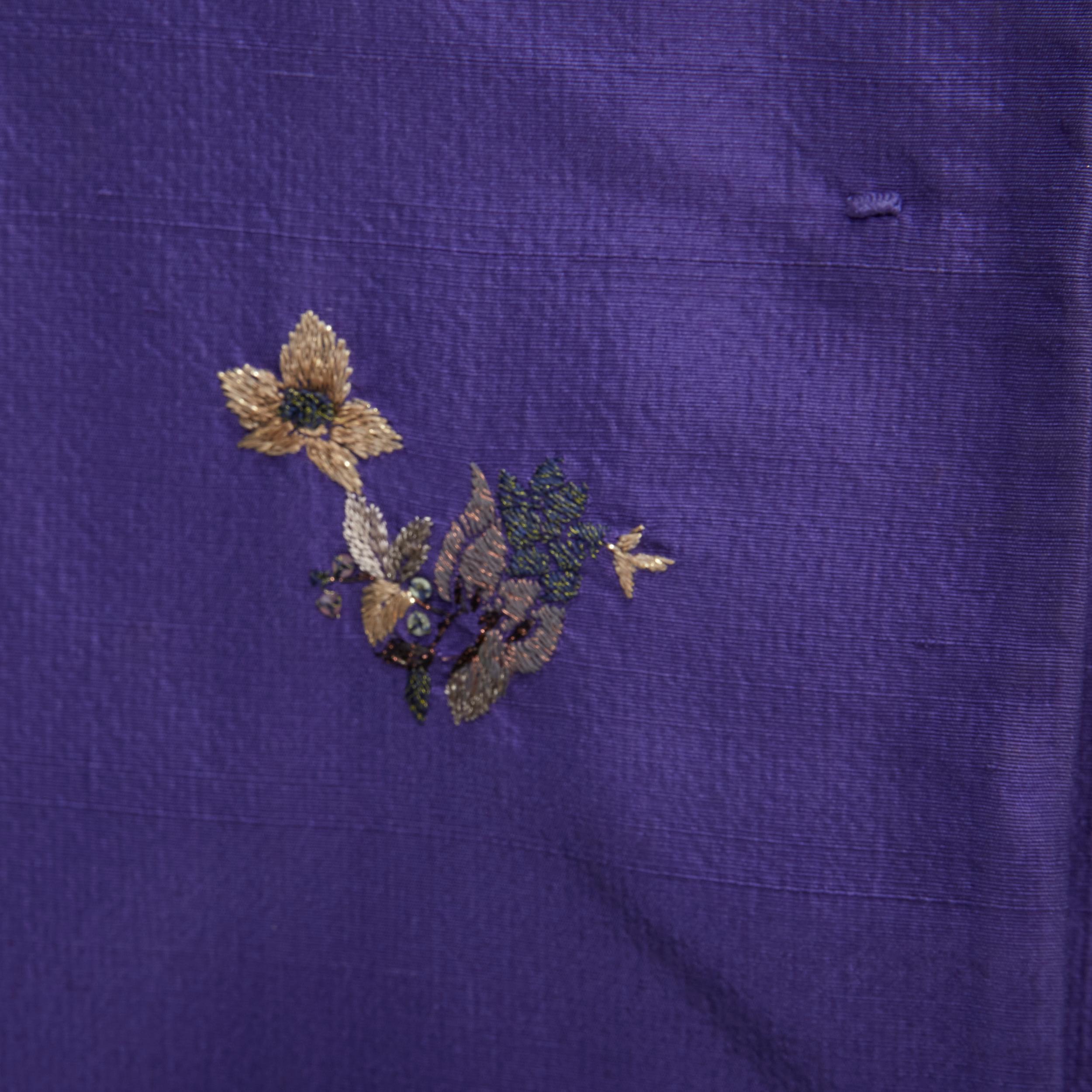SHIATZY CHEN silk purple oriental floral bird embroidery cocoon vest IT44 L
Reference: TGAS/D00074
Brand: Shiatzy Chen
Material: Silk
Color: Purple
Pattern: Ethnic
Closure: Snap Buttons
Lining: Brown Silk
Extra Details: Coccoon shape 3D cutting at
