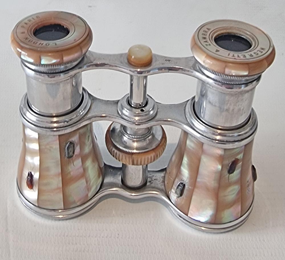 Paire de lunettes d'opéra Shibayama dans leur écrin d'origine par Negretti & Zambra Bon état - En vente à London, GB