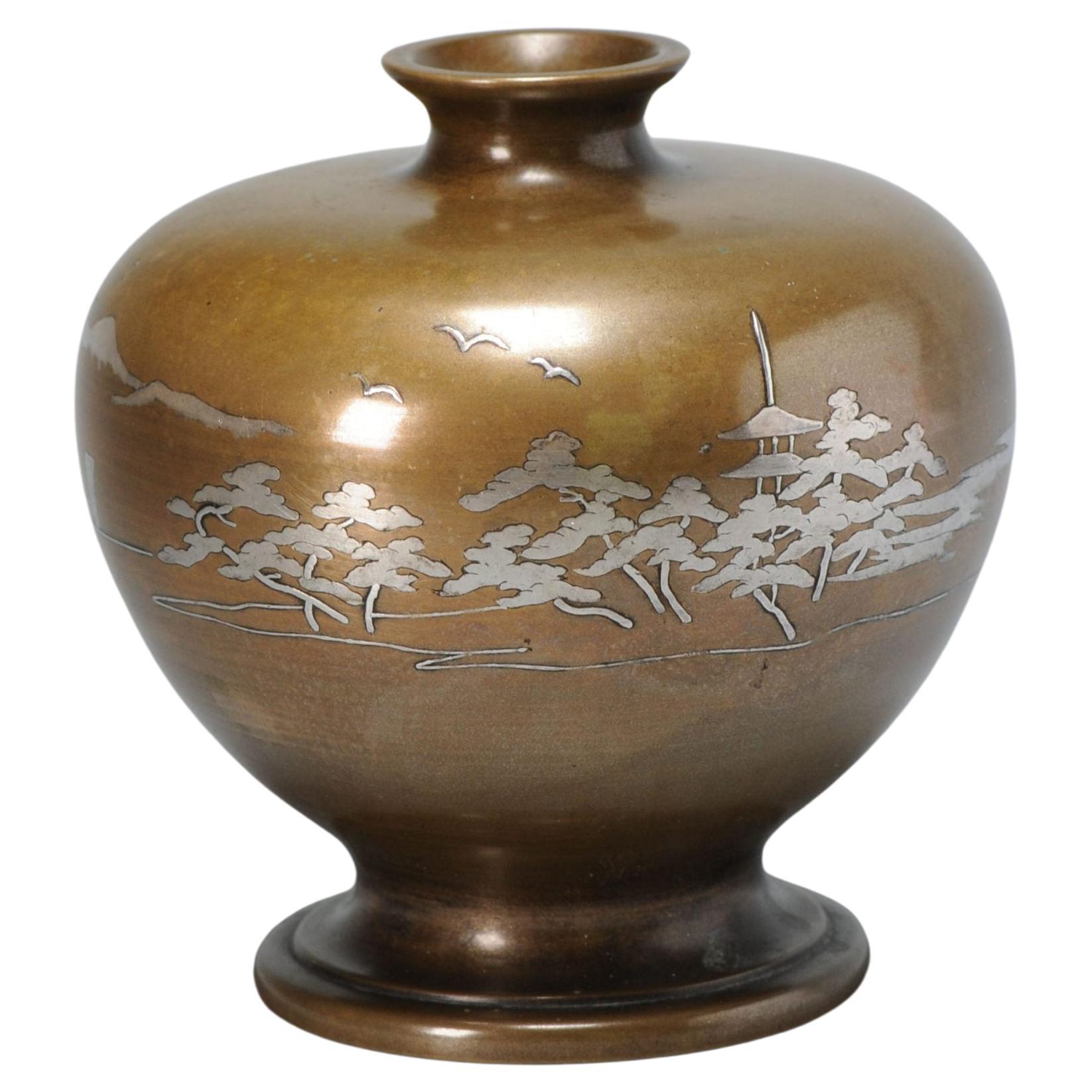 Shibuichi-Vase in lieblicher Form, Landschaft, Meiji (1868-1912) Ära, frühes 20. Jahrhundert