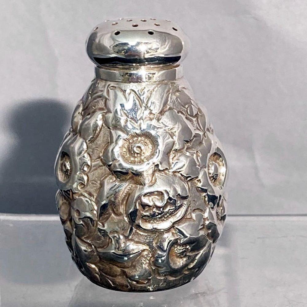 19th Century Shiebler Sterling Silver Repoussé Set of 3 Salt, Pepper, and Sugar Shakers from For Sale
