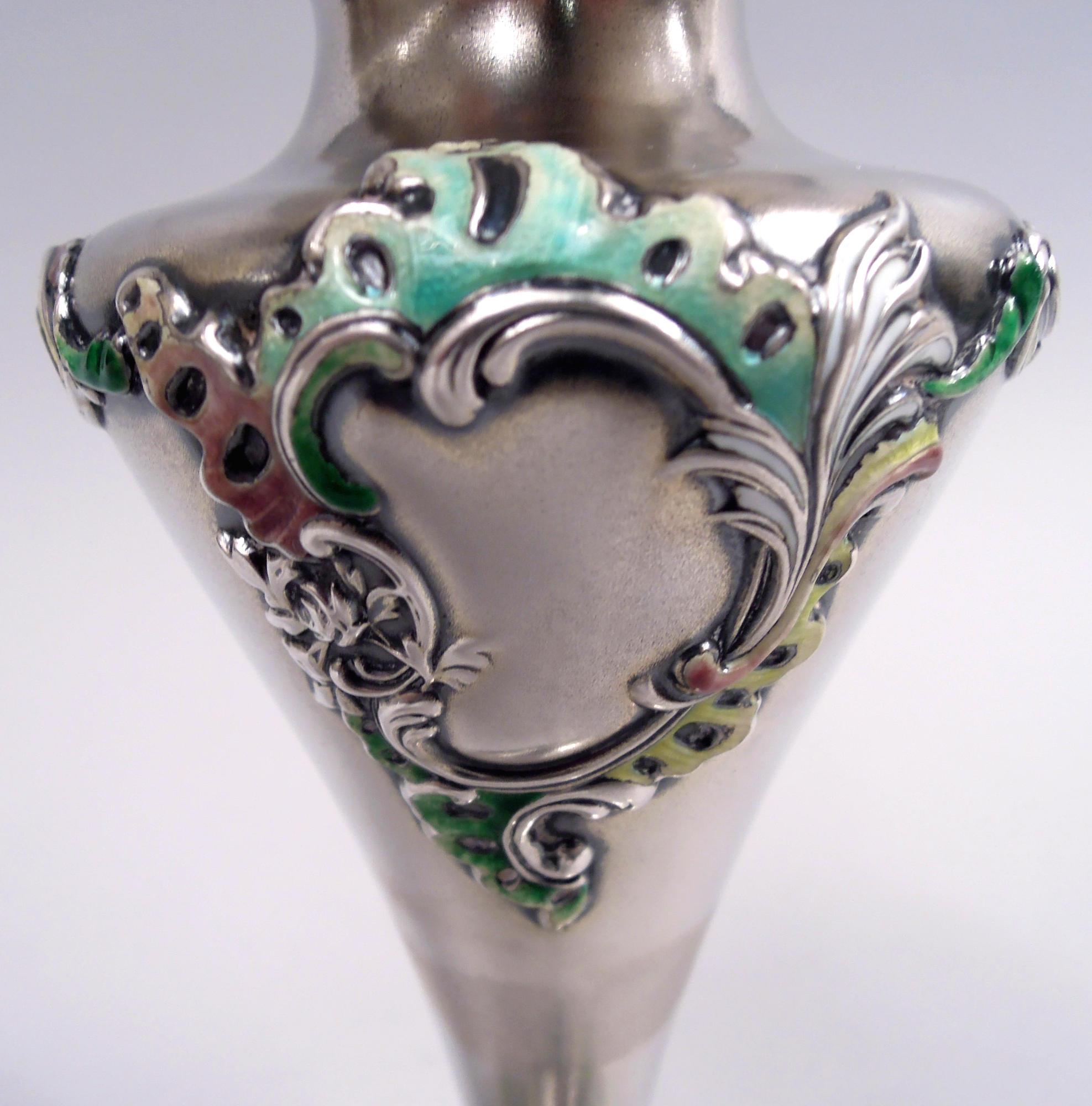 Americano Shiebler Vaso vittoriano rococò in argento e smalto in vendita