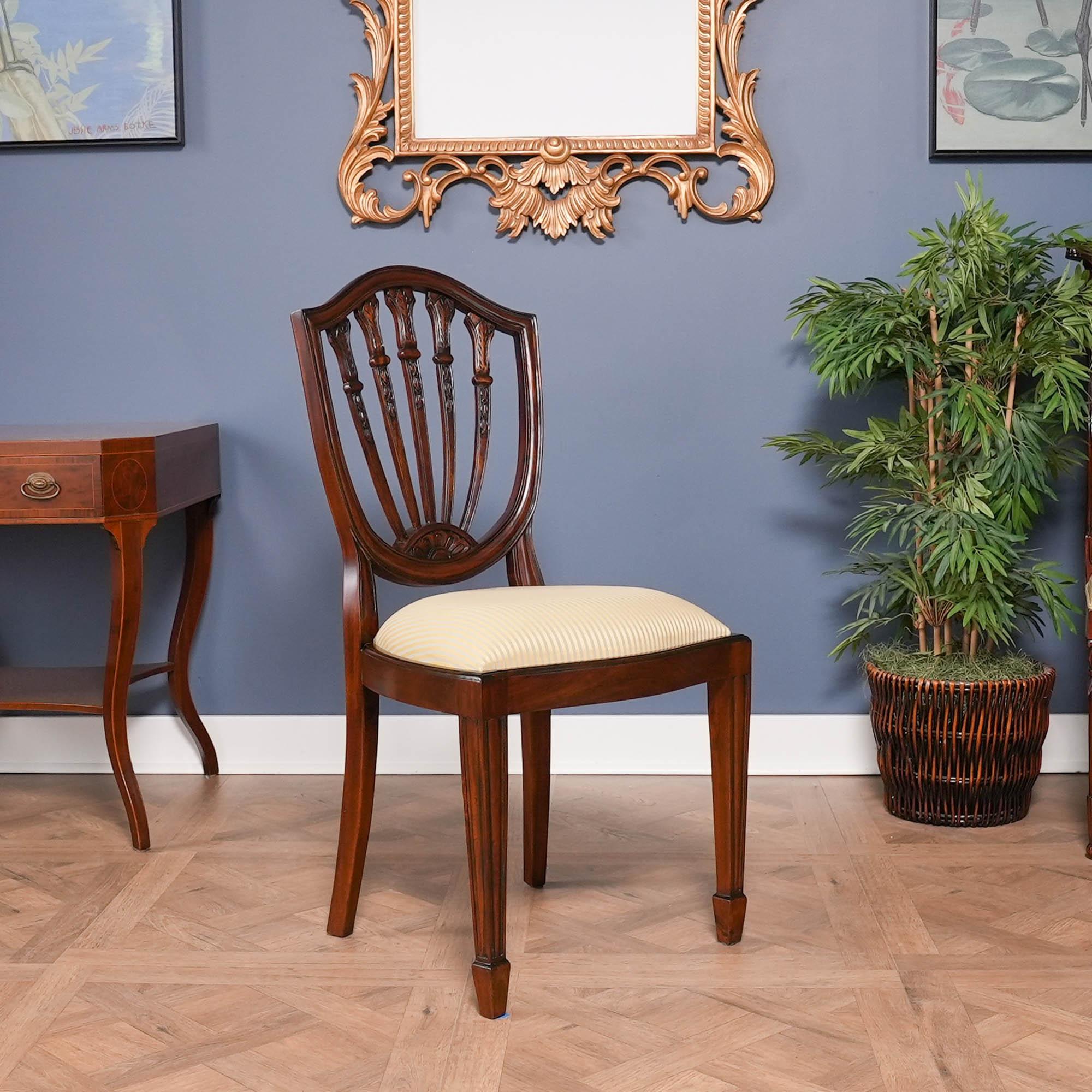 Sedie con schienale a scudo, set da 10 in vendita 4