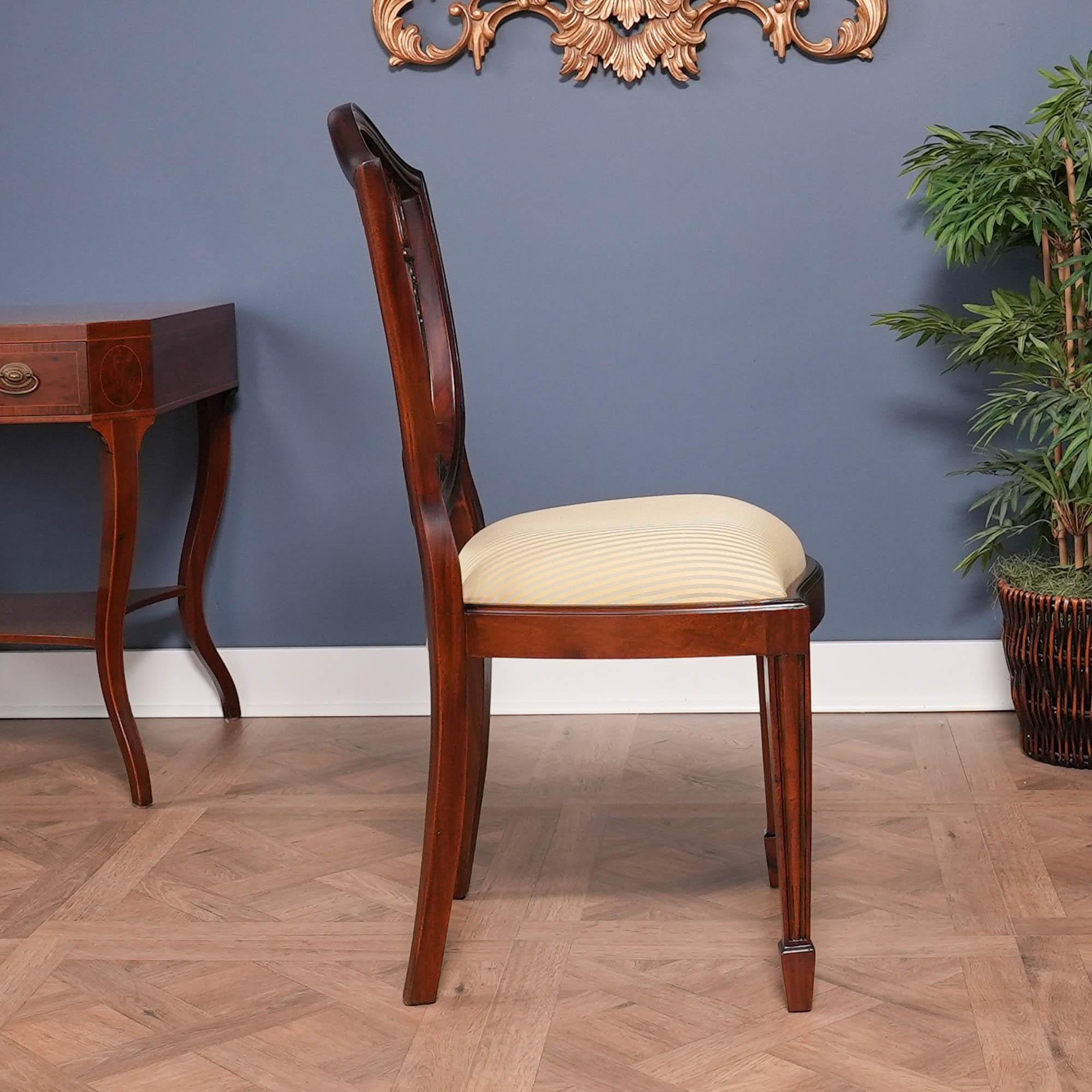 Sedie con schienale a scudo, set da 10 in vendita 5