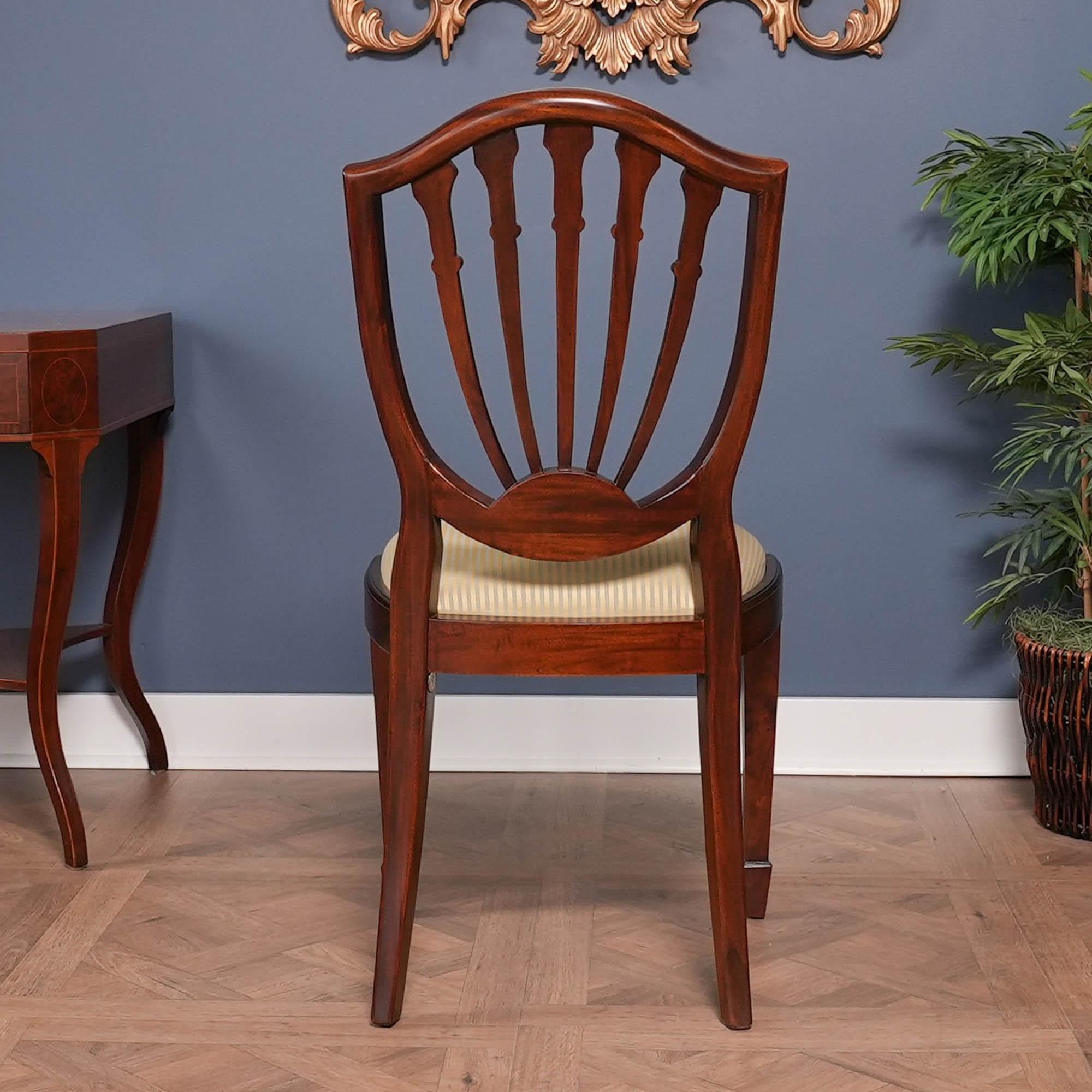 Sedie con schienale a scudo, set da 10 in vendita 6