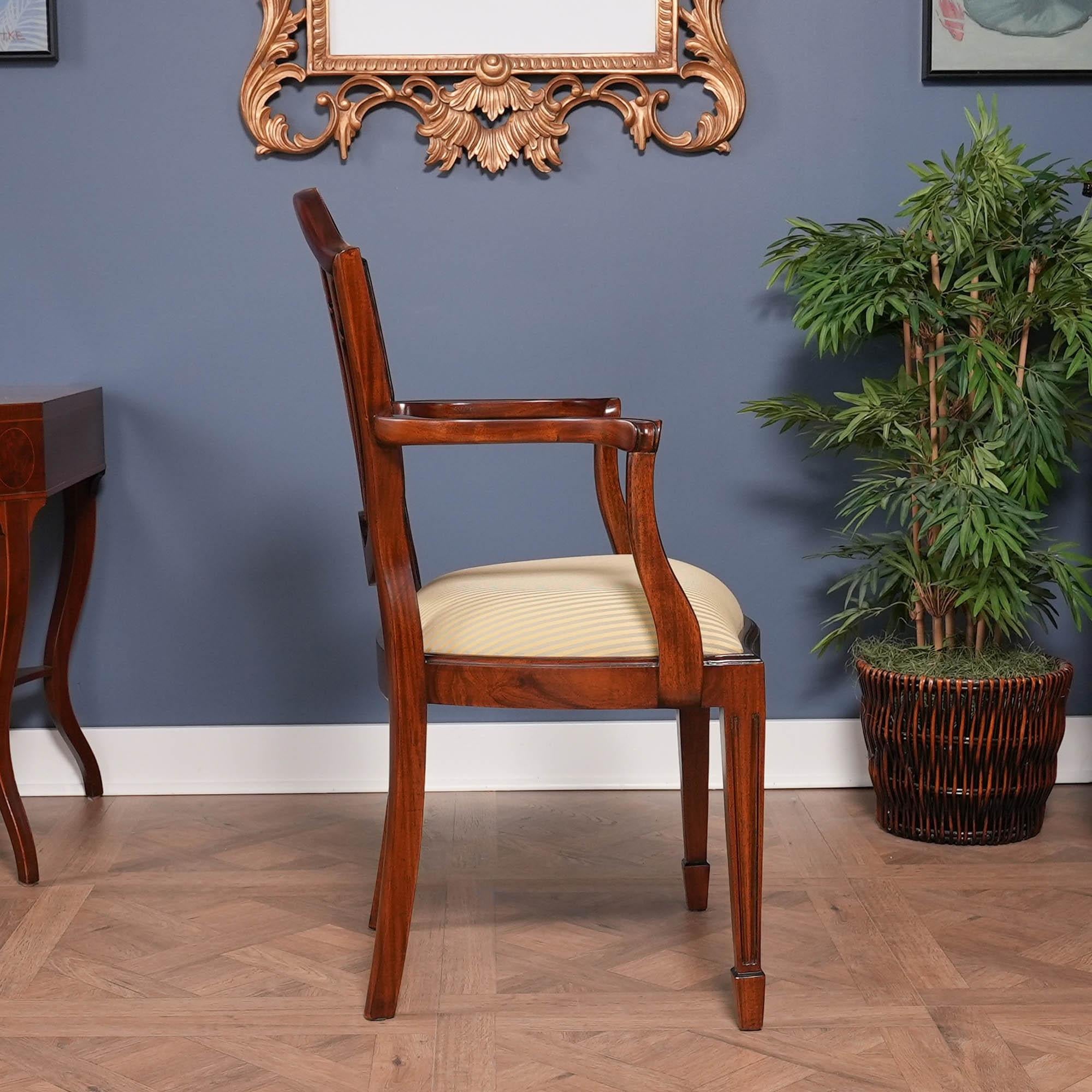 Chippendale Sedie con schienale a scudo, set da 10 in vendita