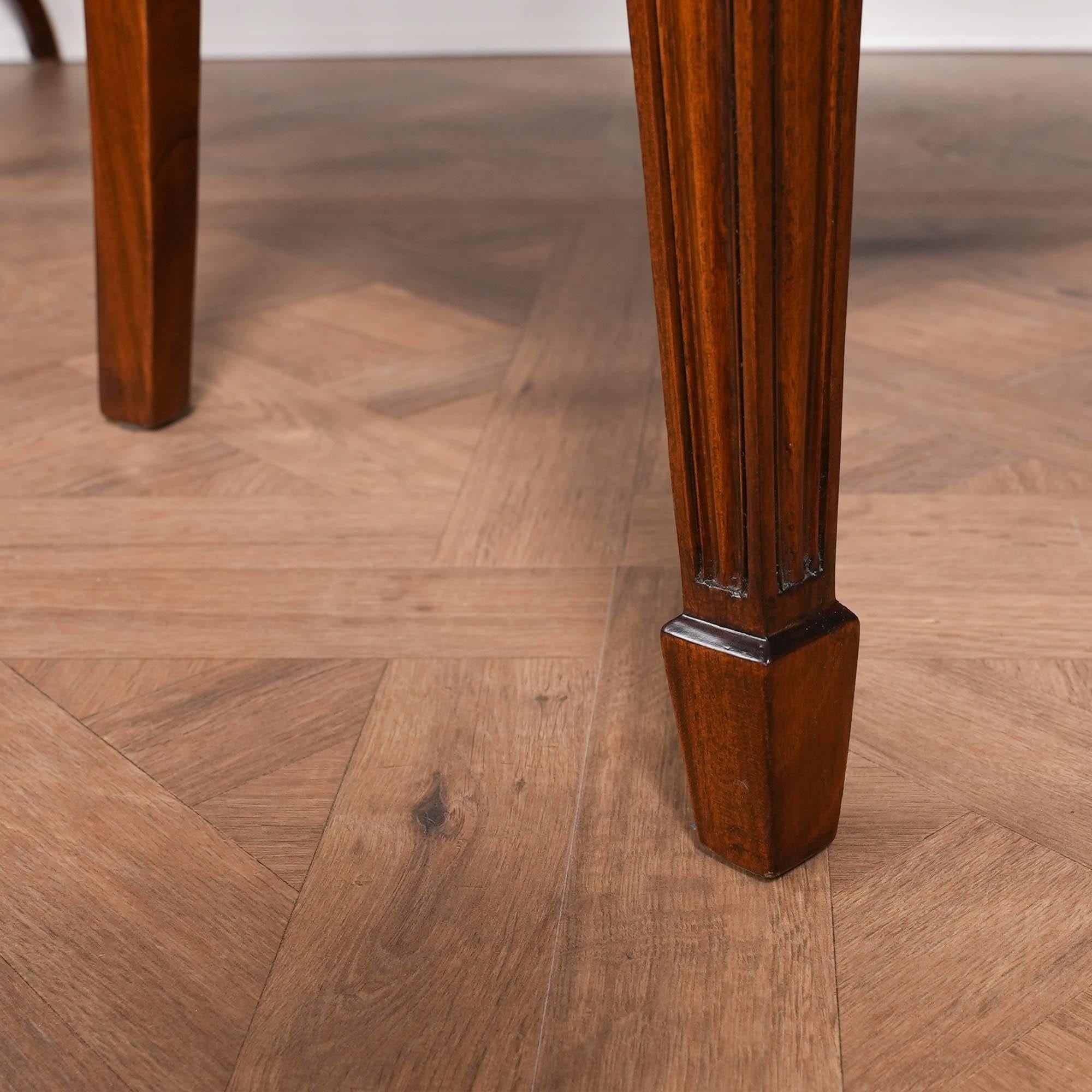 XXI secolo e contemporaneo Sedie con schienale a scudo, set da 10 in vendita