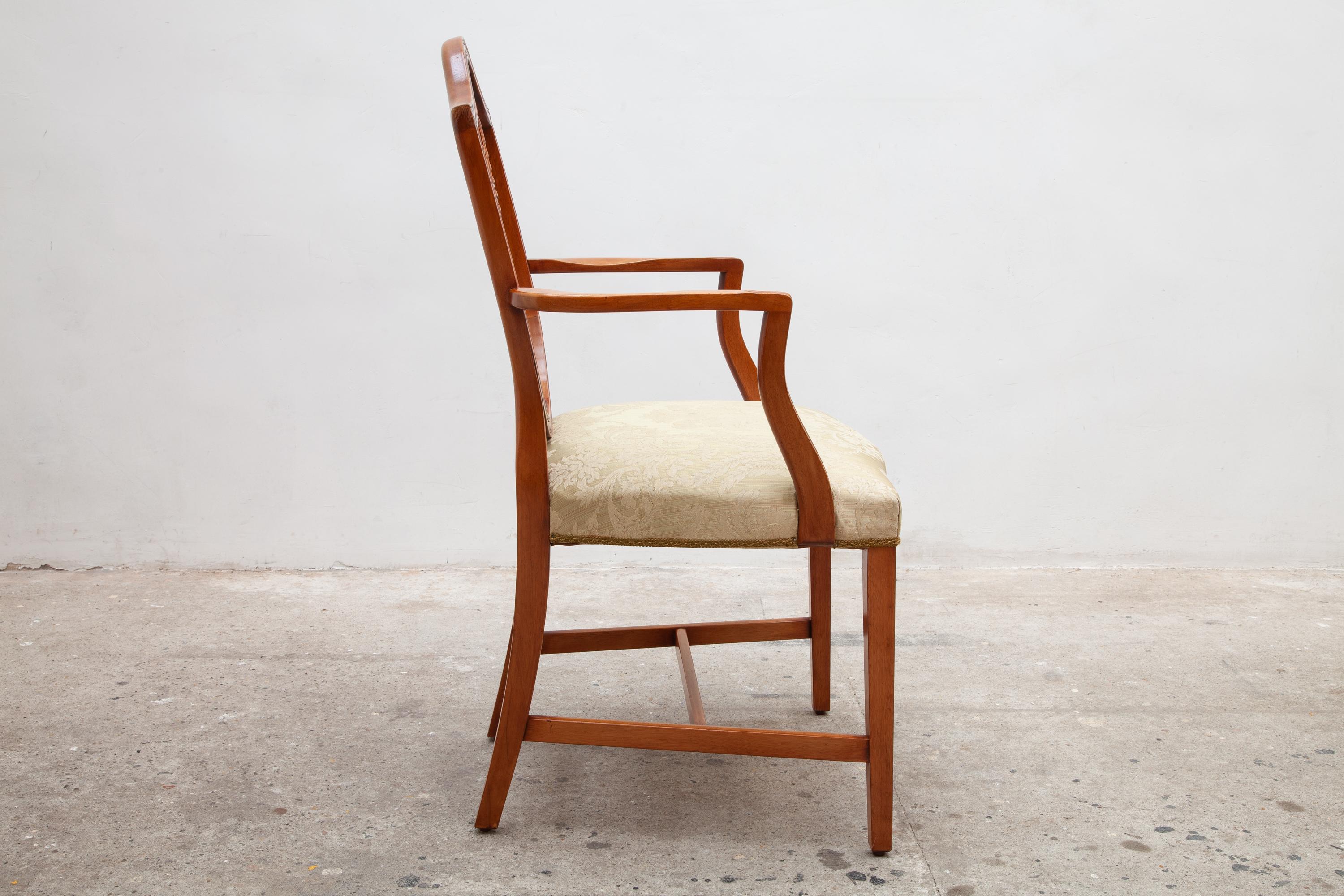 Tissu d'ameublement Fauteuils de salle à manger à dossier en forme de gerbe de blé dans le style de Hepplewhite en vente