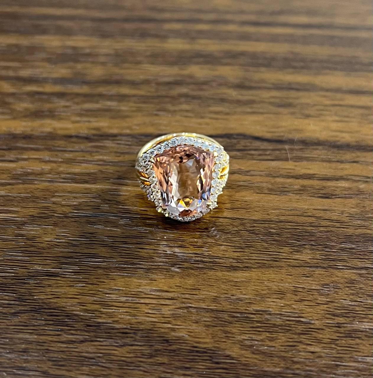 Shield Kite Shape Peach Pink Morganite Diamond Halo 18K Rose Gold Fancy Ring In New Condition For Sale In Oakton, VA