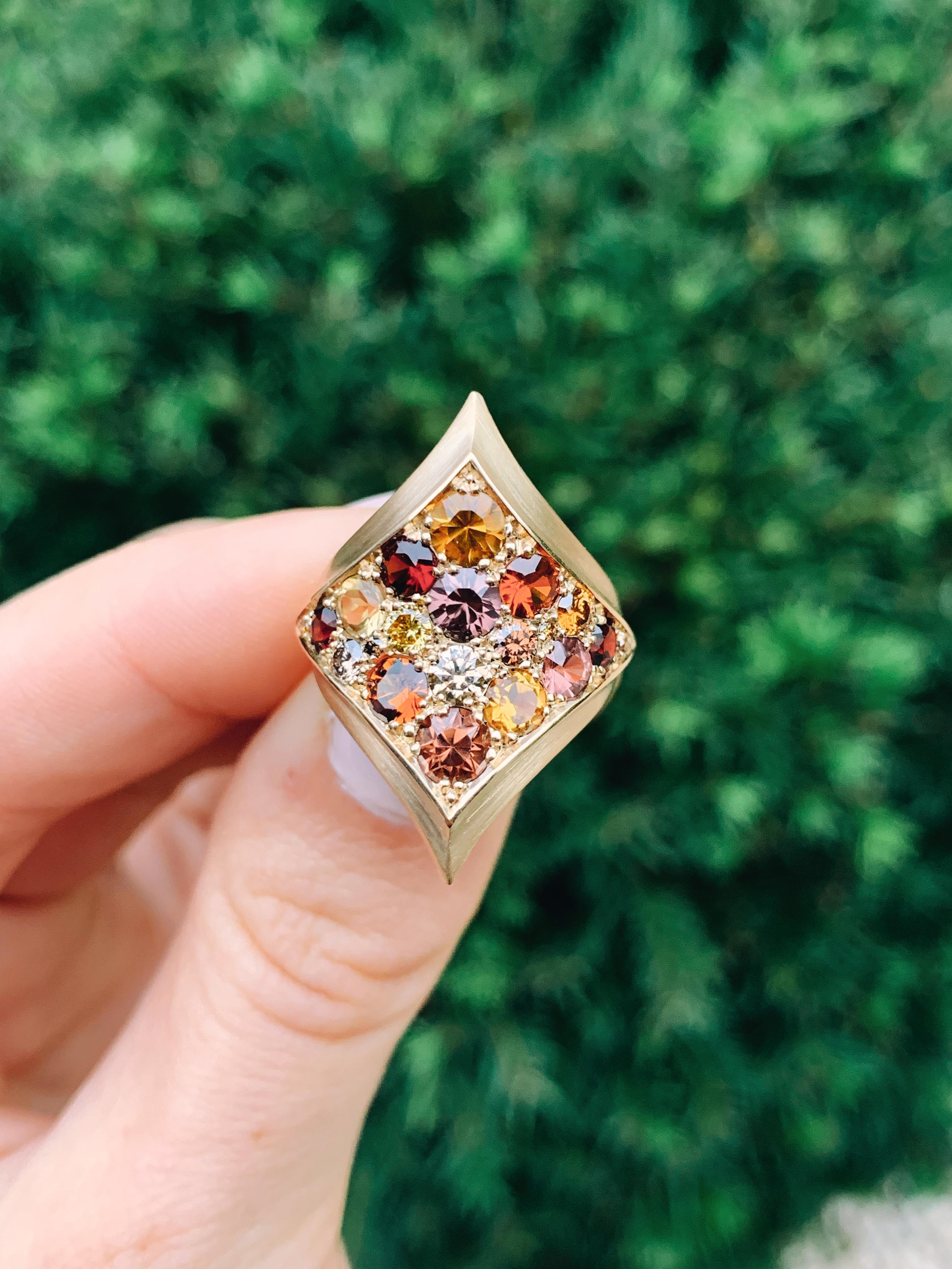 Contemporary Shield ring Autumnal vibes, zircons, garnets, citrins, diamonds - Capucine H For Sale