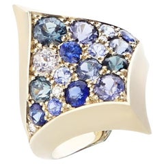 Shield Ring Winter Vibes - sapphires, spinels and diamonds