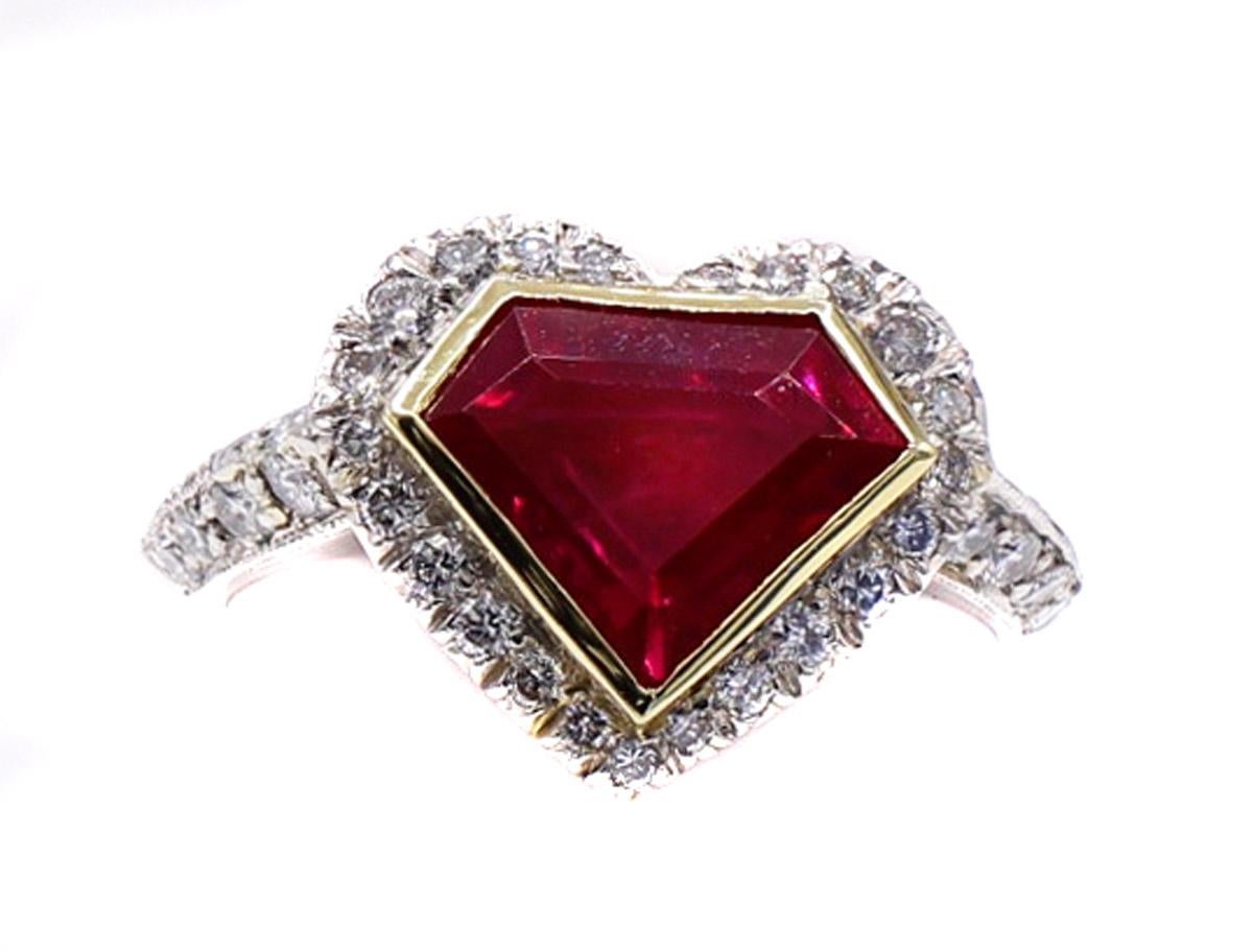 Shield Shape 3.01 Carat Burma Ruby Diamond Ring For Sale 5