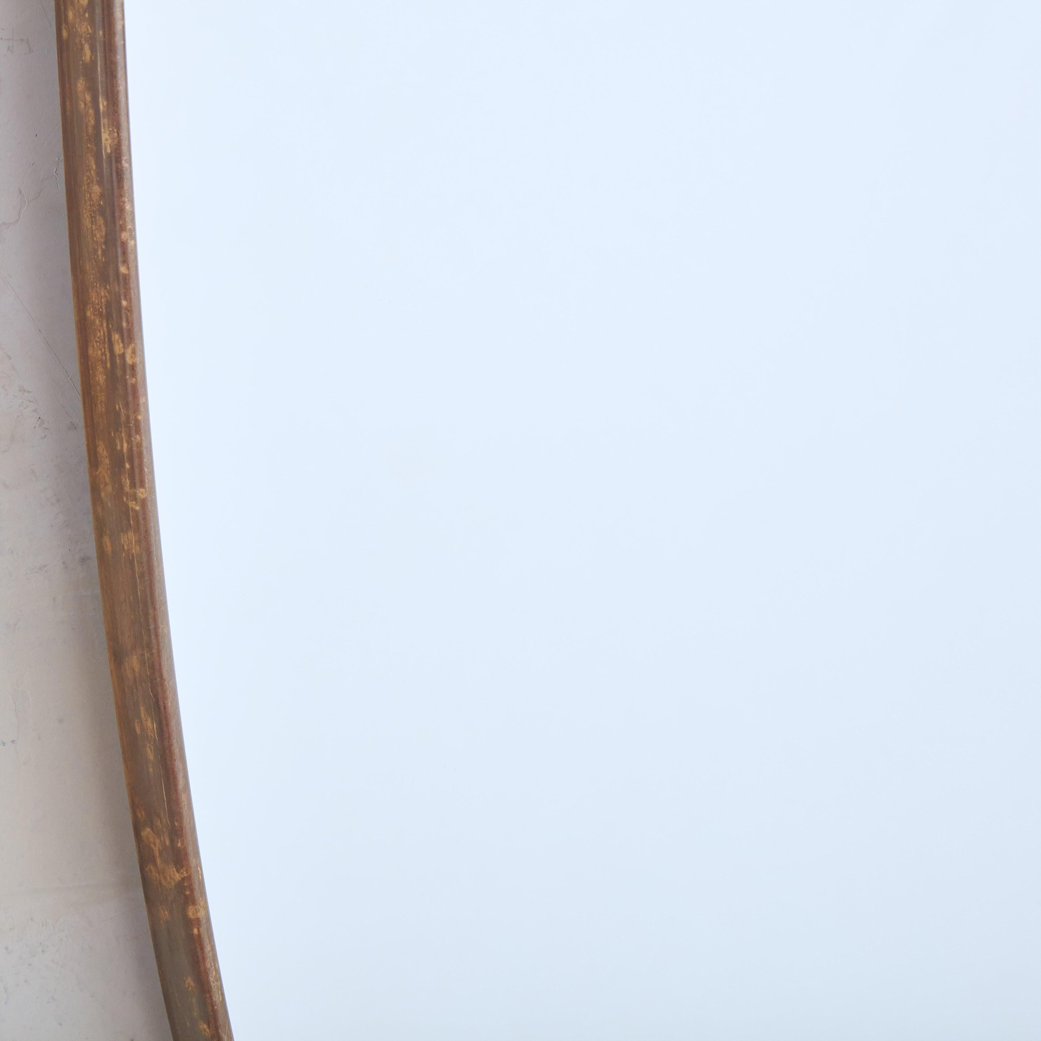 Specchio da parete con cornice in ottone a forma di scudo n. 05, Italia, anni '70 in vendita 1