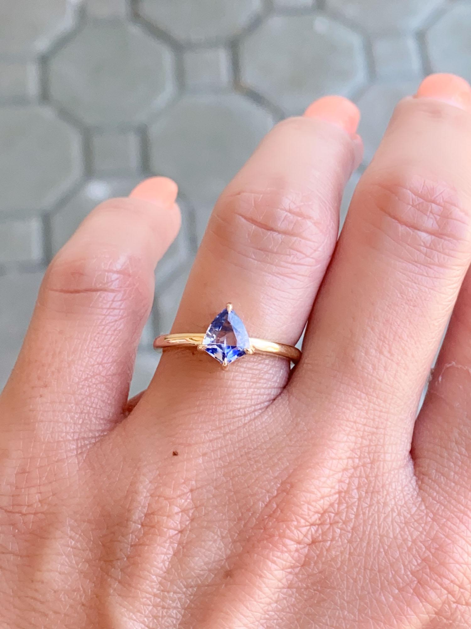 Shield Shape Unique Bi-Color Sapphire Ring 14K Gold R6558 For Sale 2