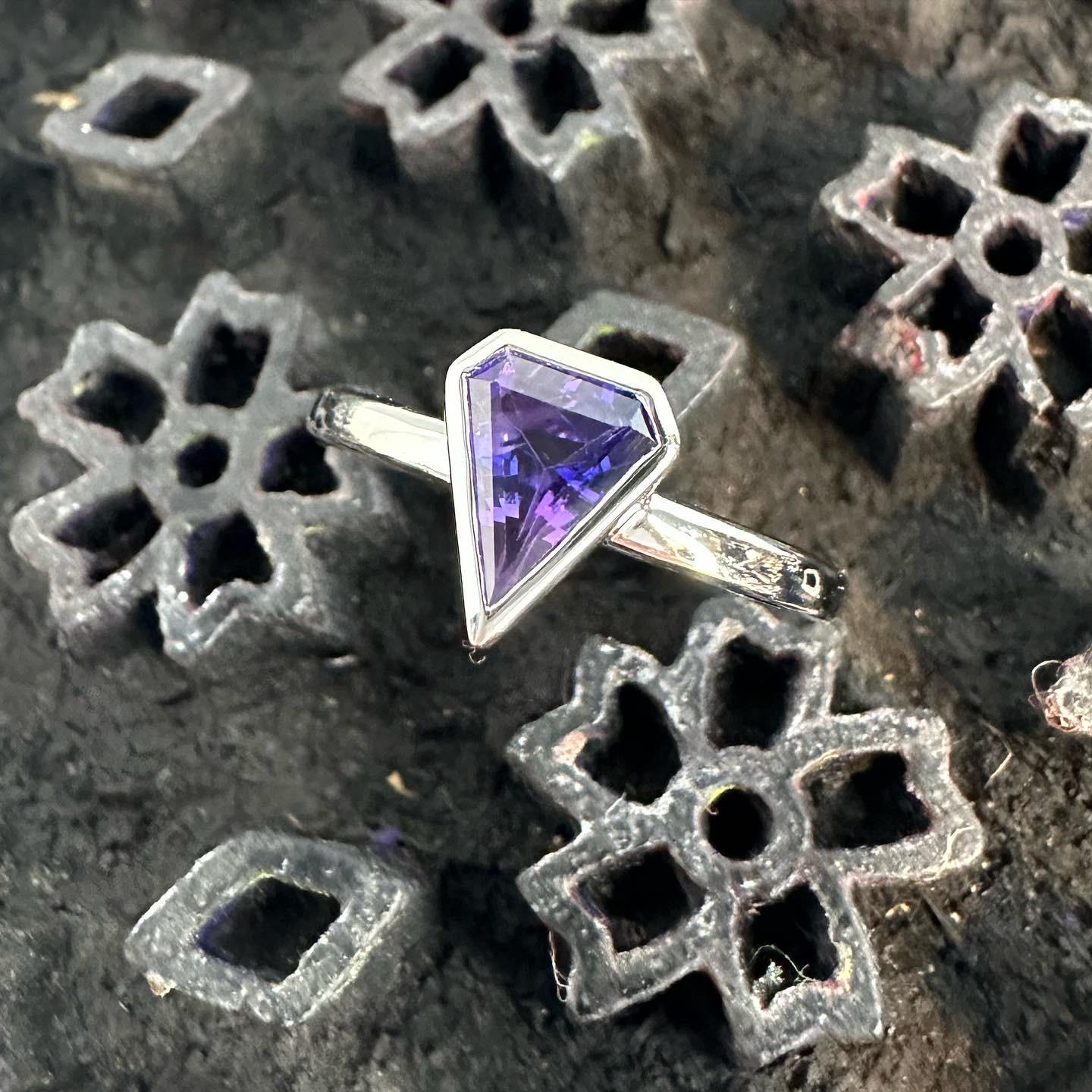 Shield Cut Shield shaped bezel set .90 carat purple sapphire and 14k white gold ring by G&G For Sale