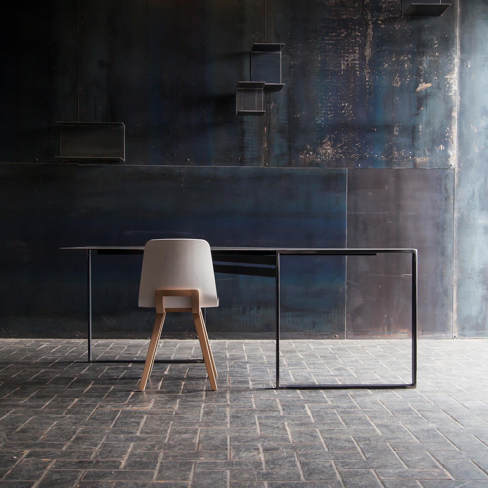 Shift Dining Table In Excellent Condition In Paris, FR