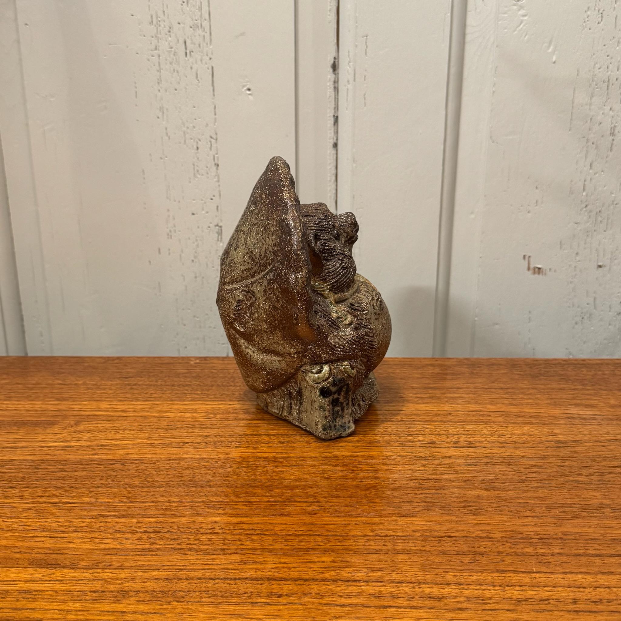 Shigaraki Tanuki 5 - Un affascinante simbolo in ceramica della tradizione giapponese, buona fortuna In condizioni ottime in vendita a Shibuya City, JP