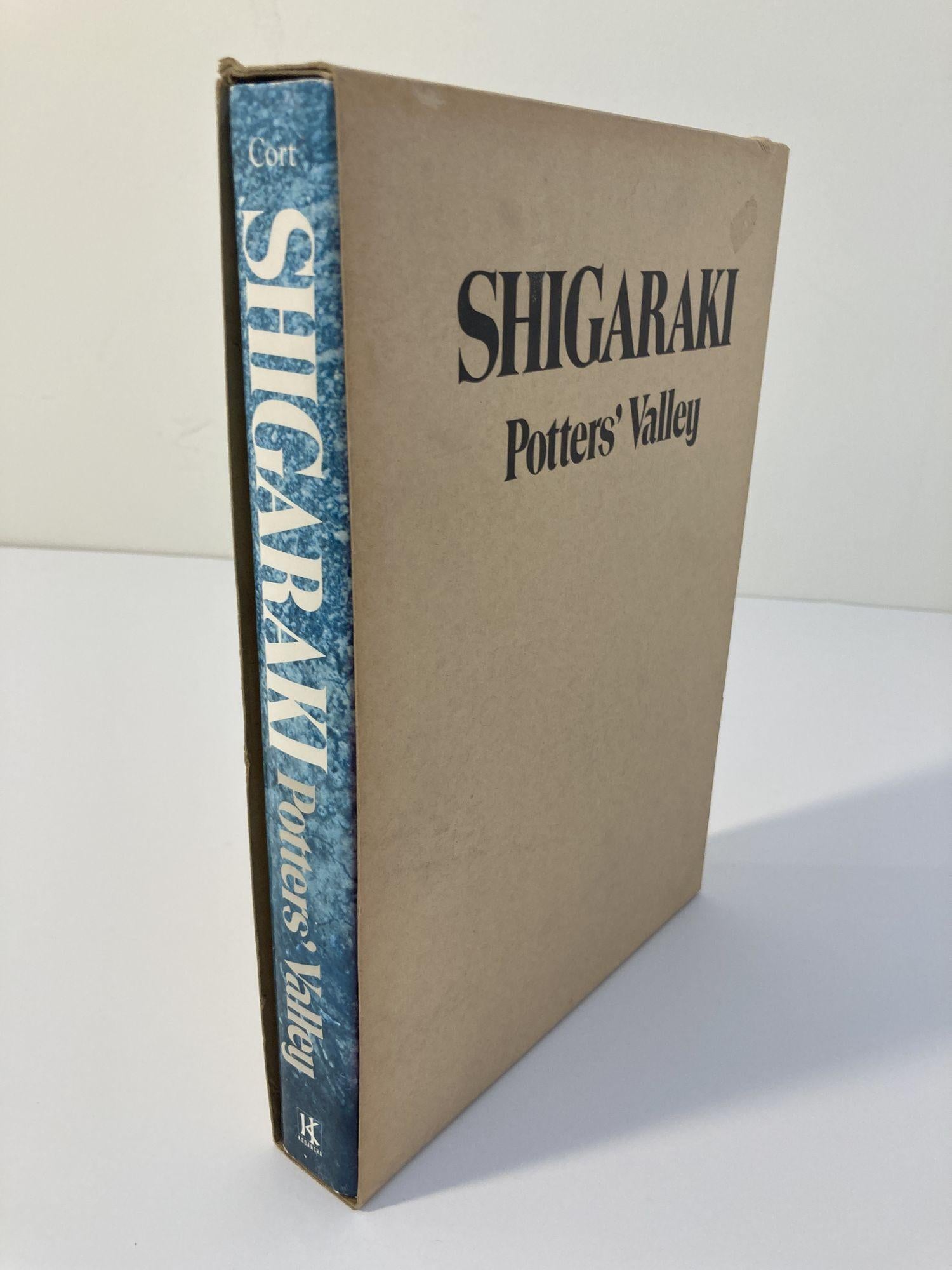 Folk Art Shigaraki the Potters' Valley 1st Edition 1979 Japan Hardcover Book by Louise Al For Sale