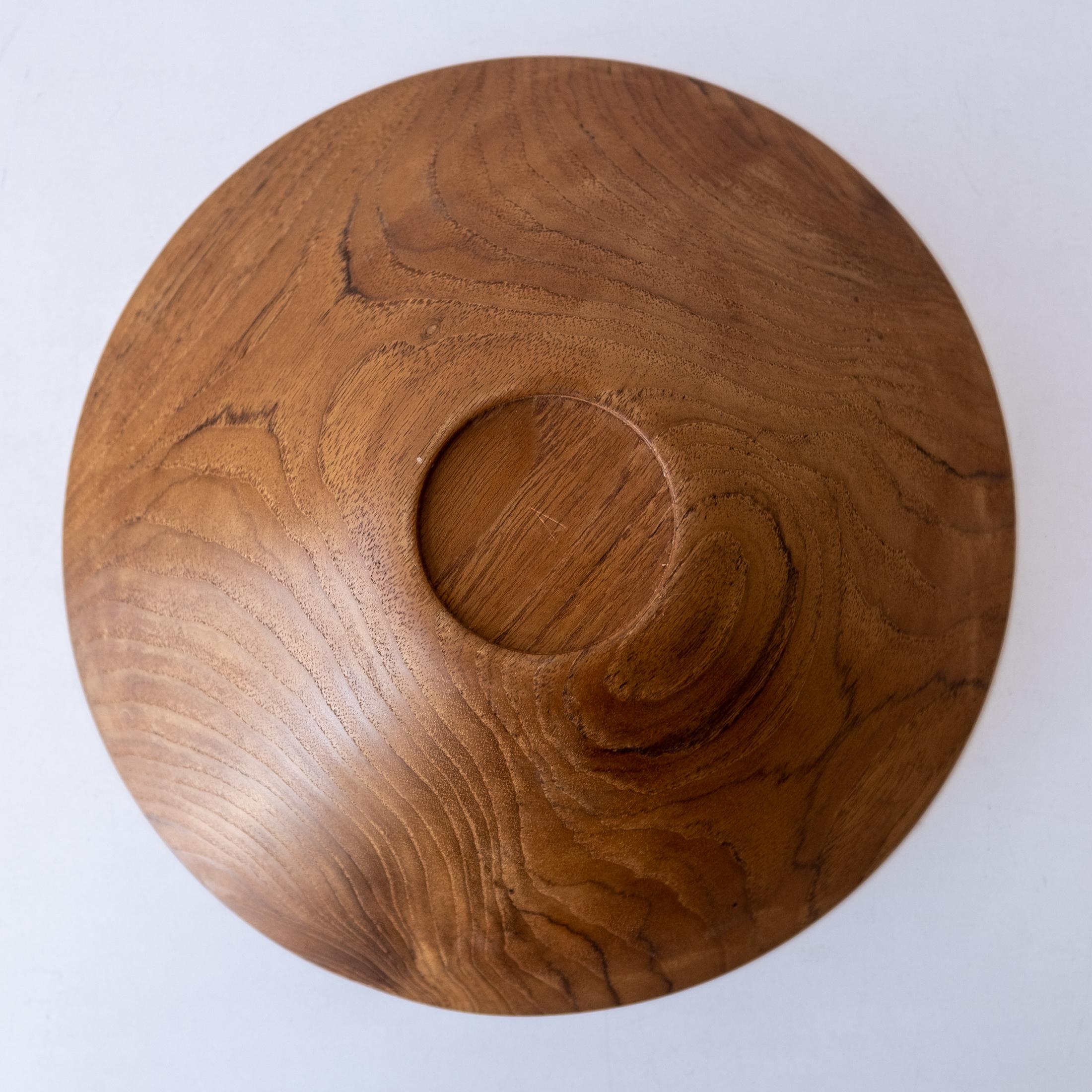 Mid-20th Century Shigemichi Aomine Modernist Japanese Wood Bowl for the National Craft Council For Sale