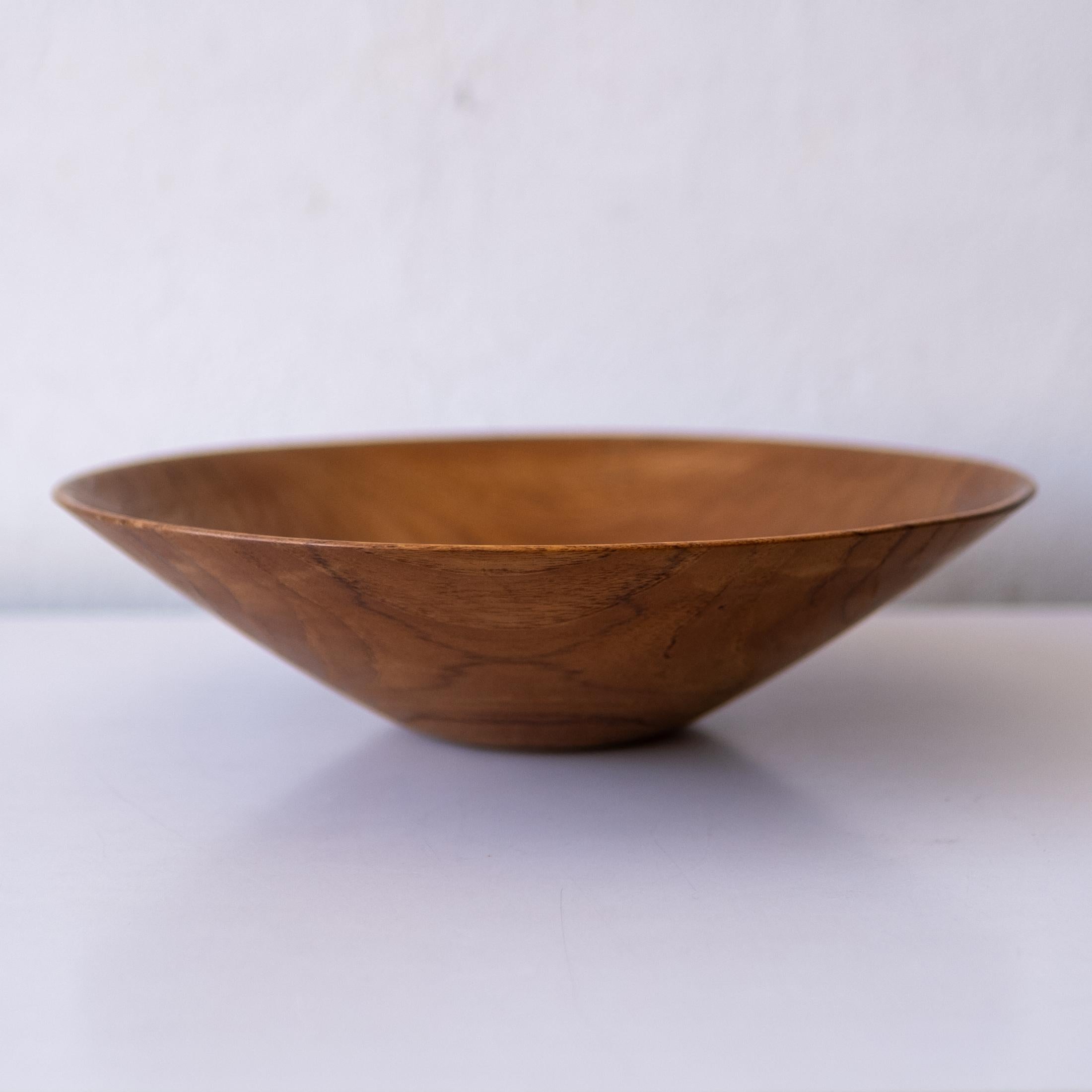 Shigemichi Aomine Modernist Japanese Wood Bowl for the National Craft Council For Sale 1