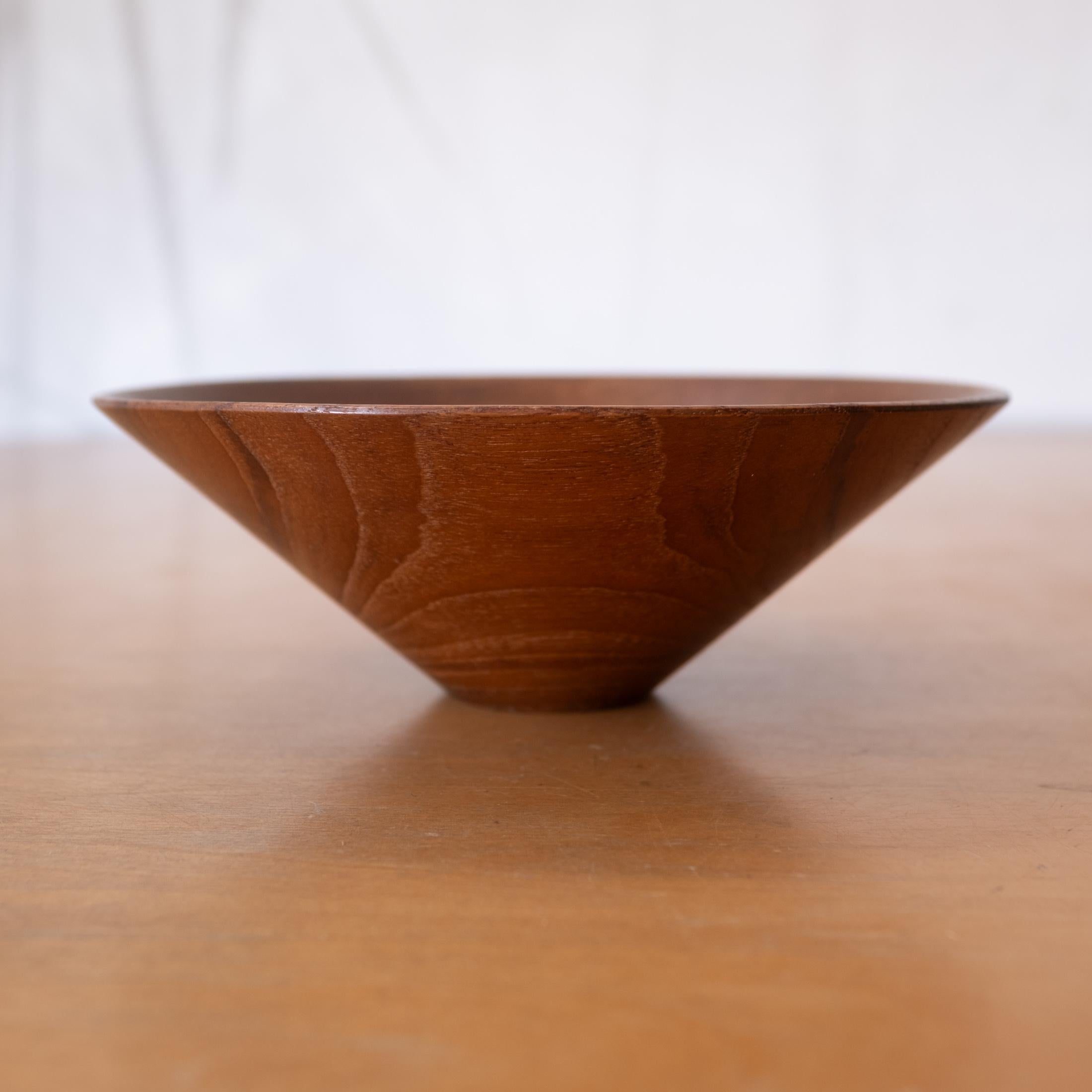 Legno Ciotole in legno giapponese modernista di Aomine Shigemichi per il Consiglio Nazionale dell'Artigianato in vendita