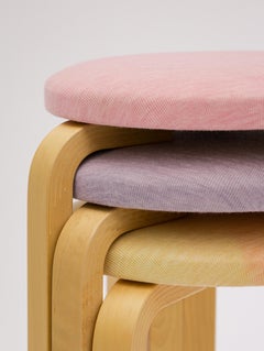 Shigeru Ban: Limitierte Auflage von 80 wärmeempfindlichen Aalto-Hockern für Artek, 2007.