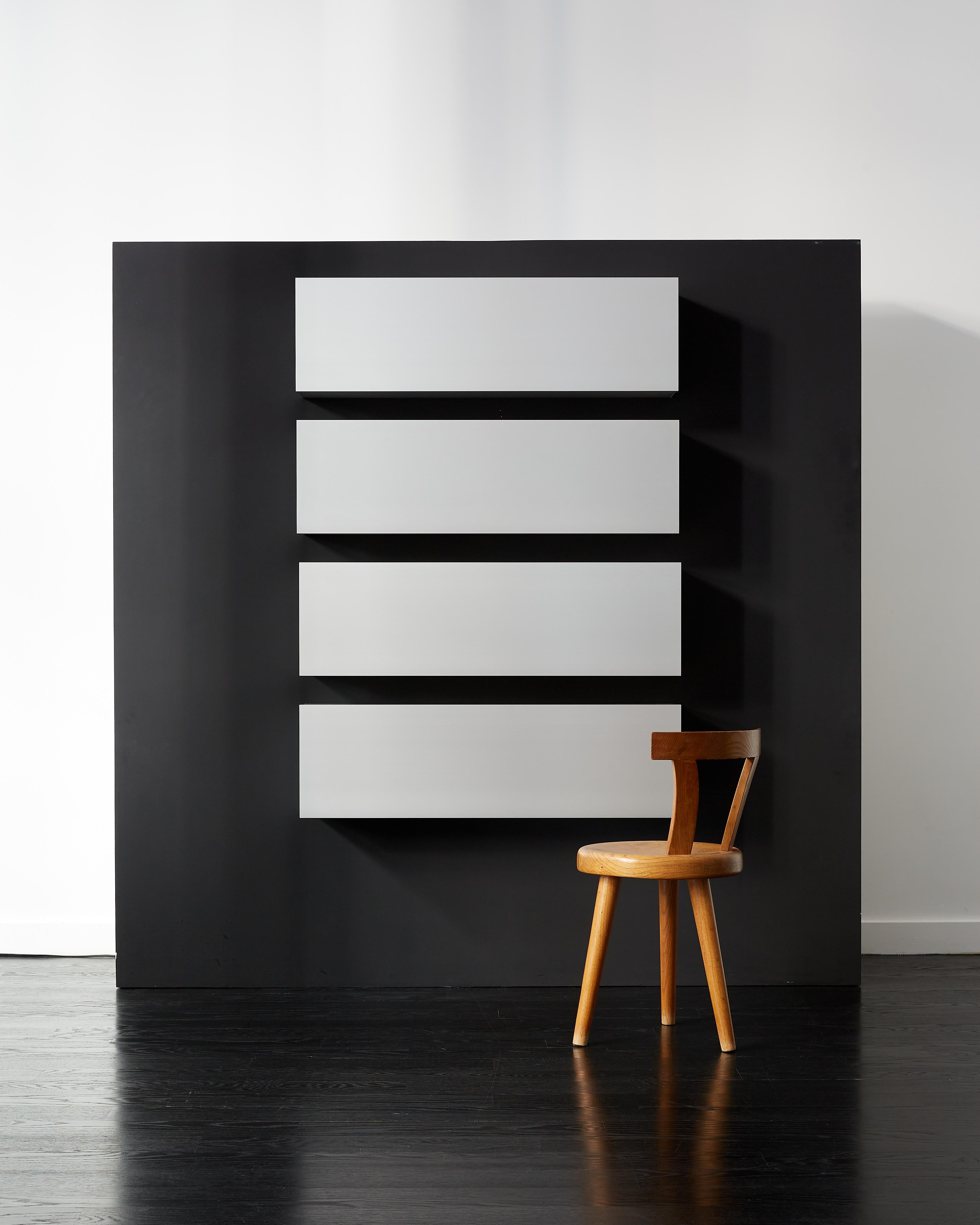 Shigeru Uchida Armarios murales flotantes de aluminio con puertas correderas en venta 12