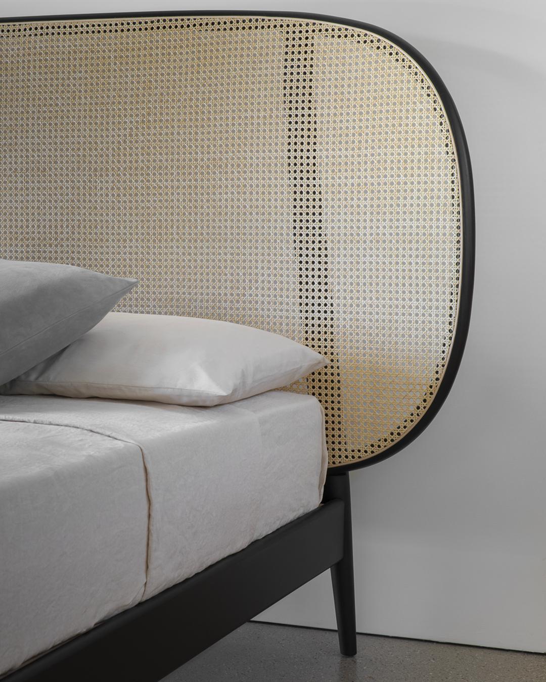 Contemporary Shiko Wien King Size Bed by E-GGS For Sale