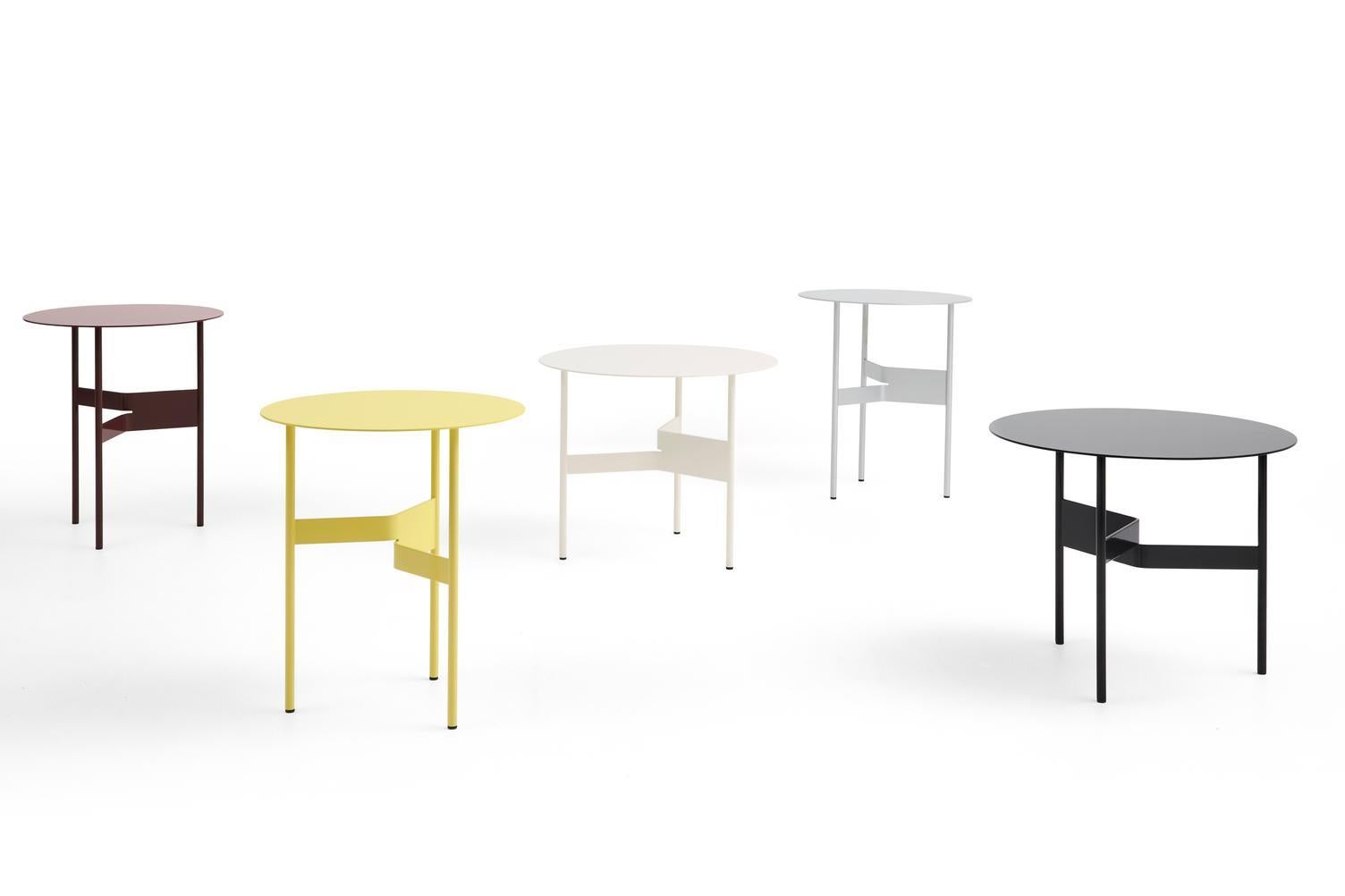Poudré Table basse Shim D45, découpée, en acier revêtu de poudre par Jonas Trampedach pour Hay en vente