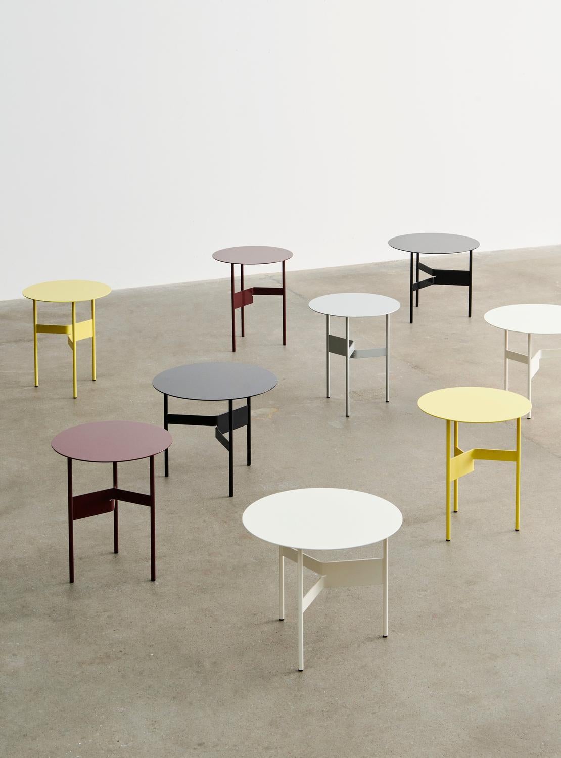 Table basse Shim D54, noire, acier revêtu de poudre par Jonas Trampedach pour Hay en vente 2