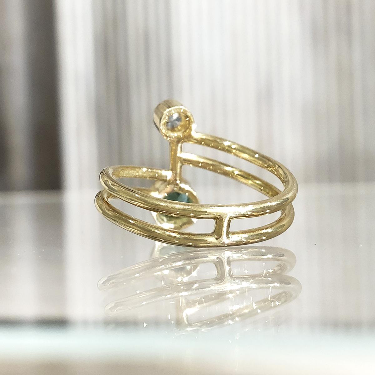 Doppelsteinring mit blauem, grünem Turmalin und weißem Diamant in Gold, Shimell & Madden (Moderne) im Angebot